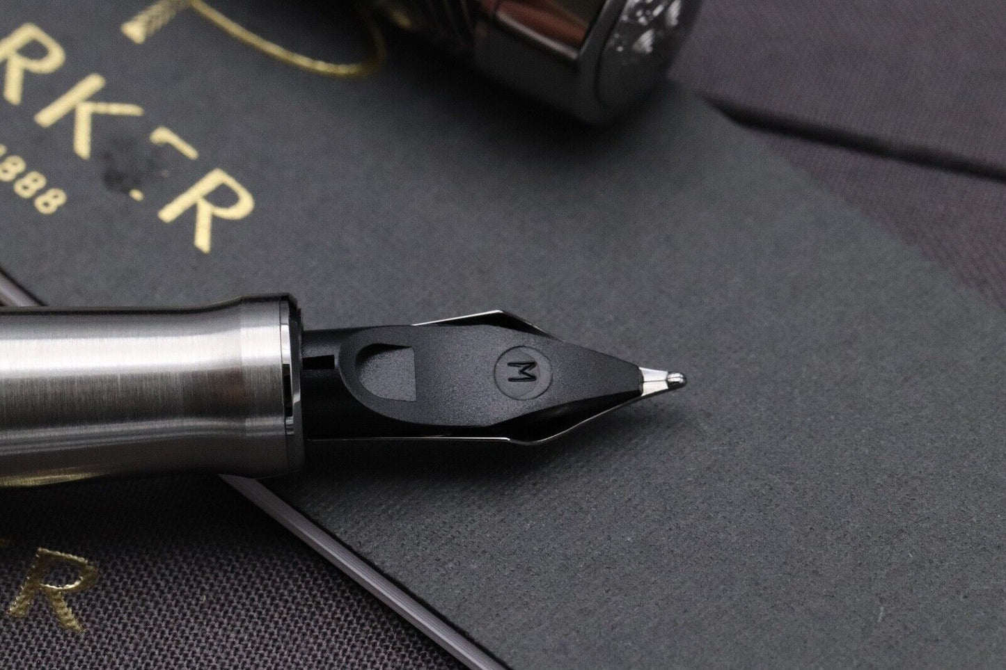 Parker Duofold Centennial Prestige Black Ruthenium Chevron Fountain Pen image 4