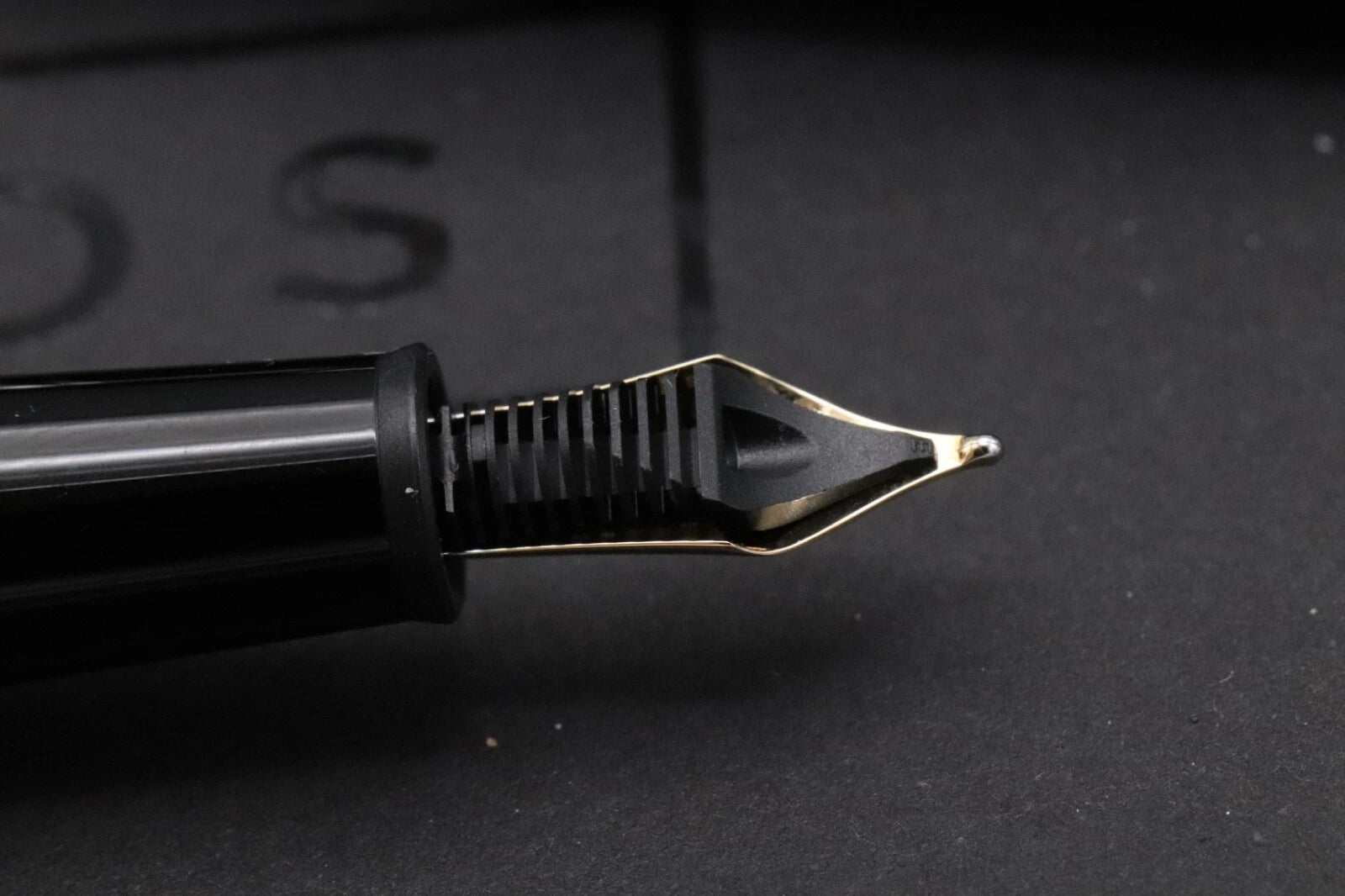 Montblanc Meisterstuck Classique Platinum Coated Fountain Pen - Serviced by MB image 4