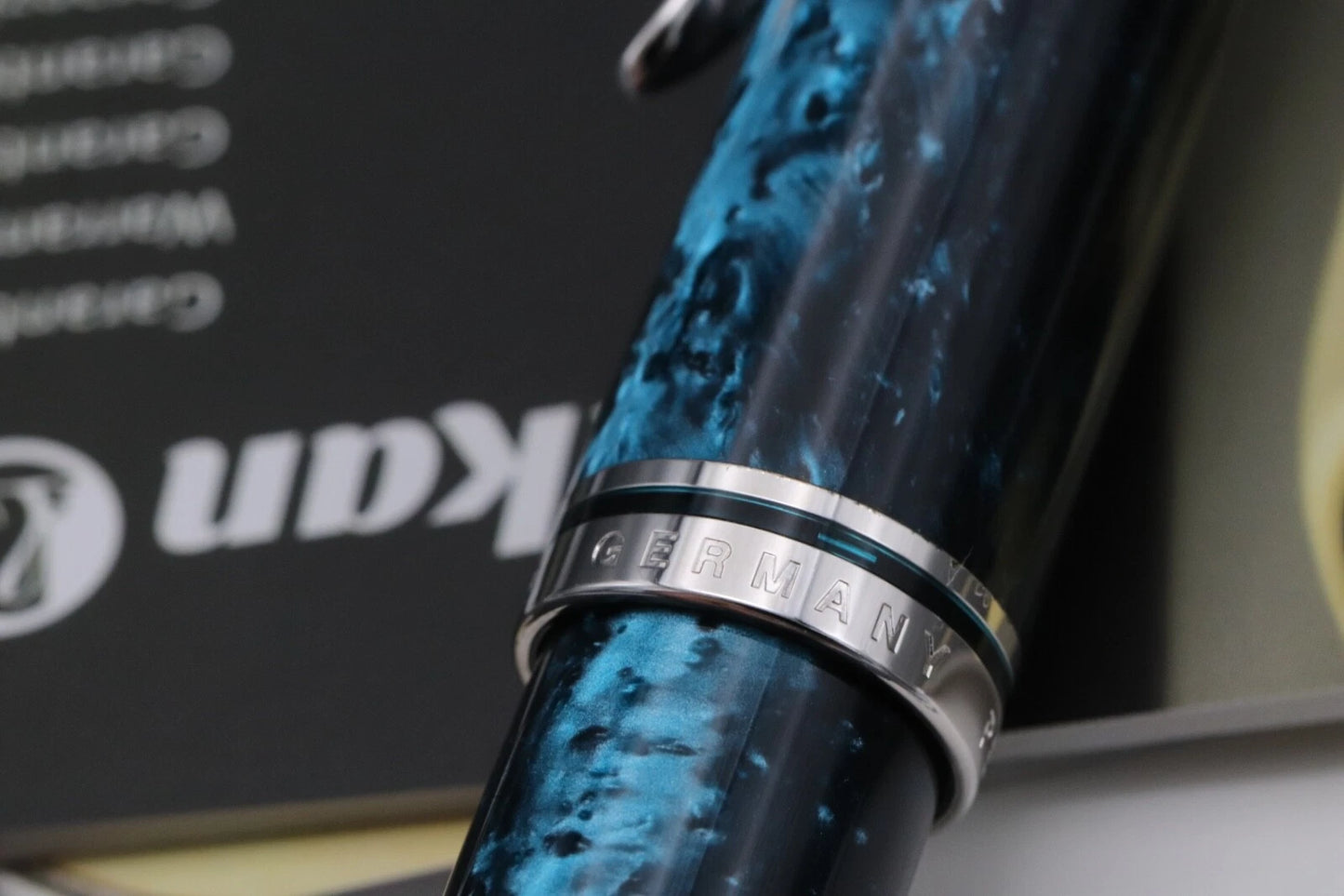 Pelikan Souveran M805 Ocean Swirl Special Edition Fountain Pen image 6