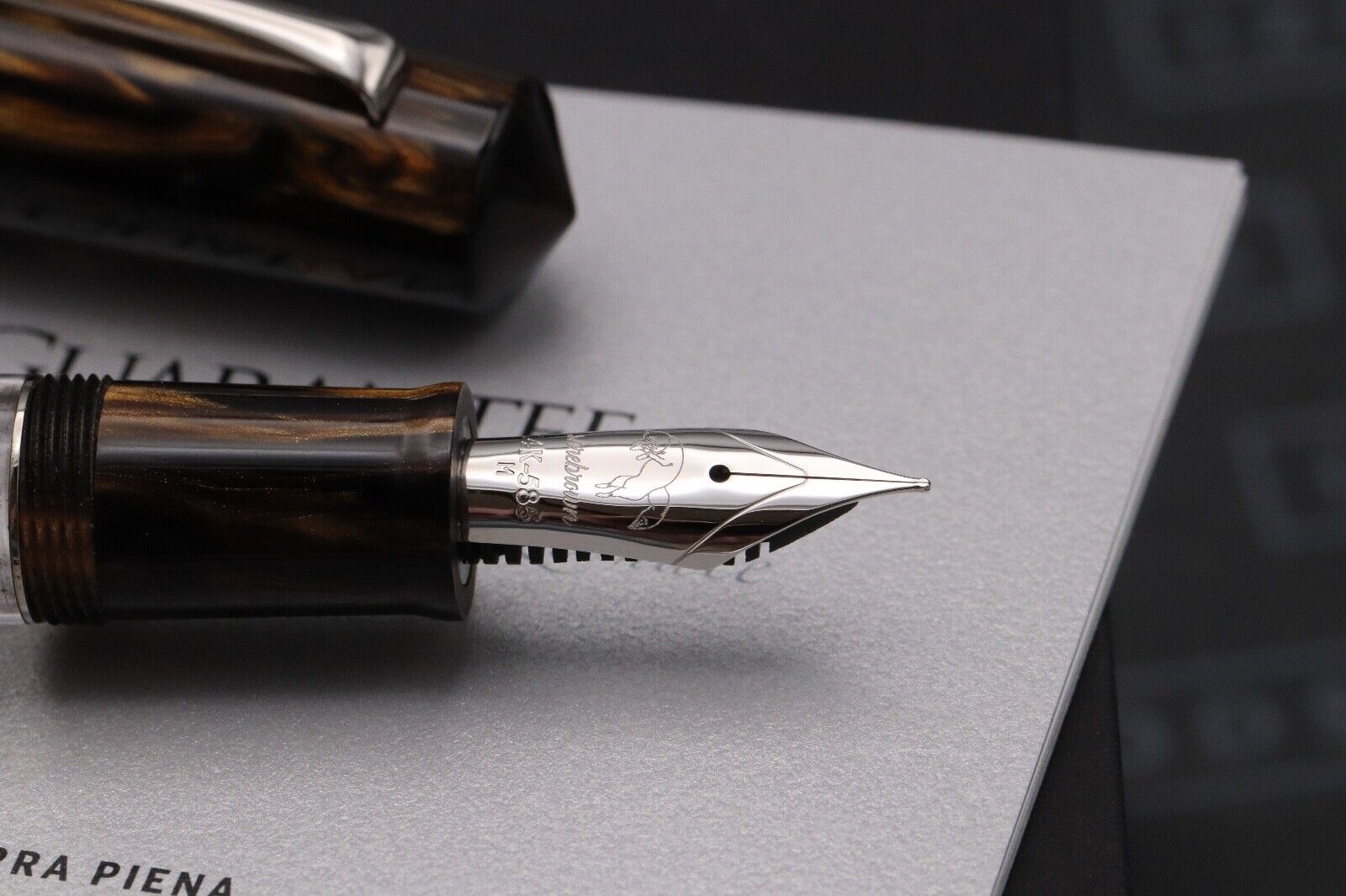 Leonardo Momento Zero Grande 2.0 SBRE Brown LE50 Fountain Pen image 2
