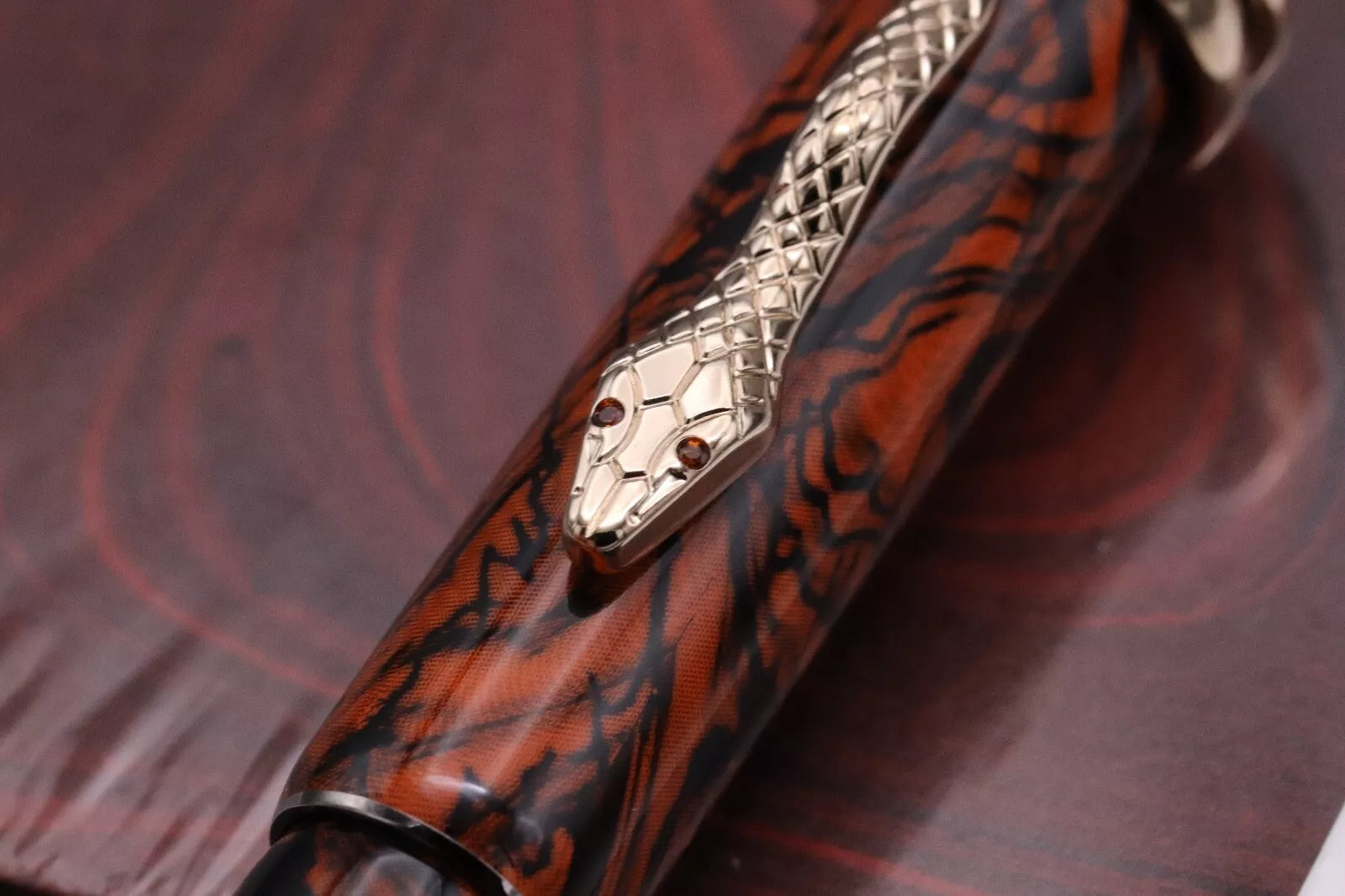 Montblanc Heritage Serpent Marble ‘Gift of Writing’ Fountain Pen Set – UNUSED image 5