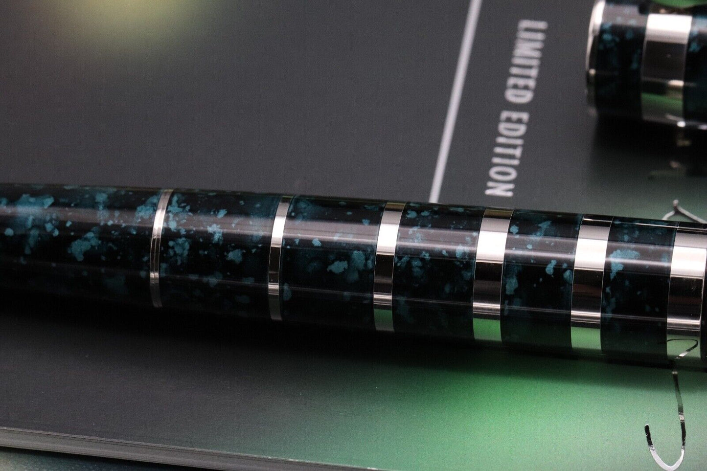 Montblanc Writers Edition George Bernard Shaw Fountain Pen – UNUSED image 3