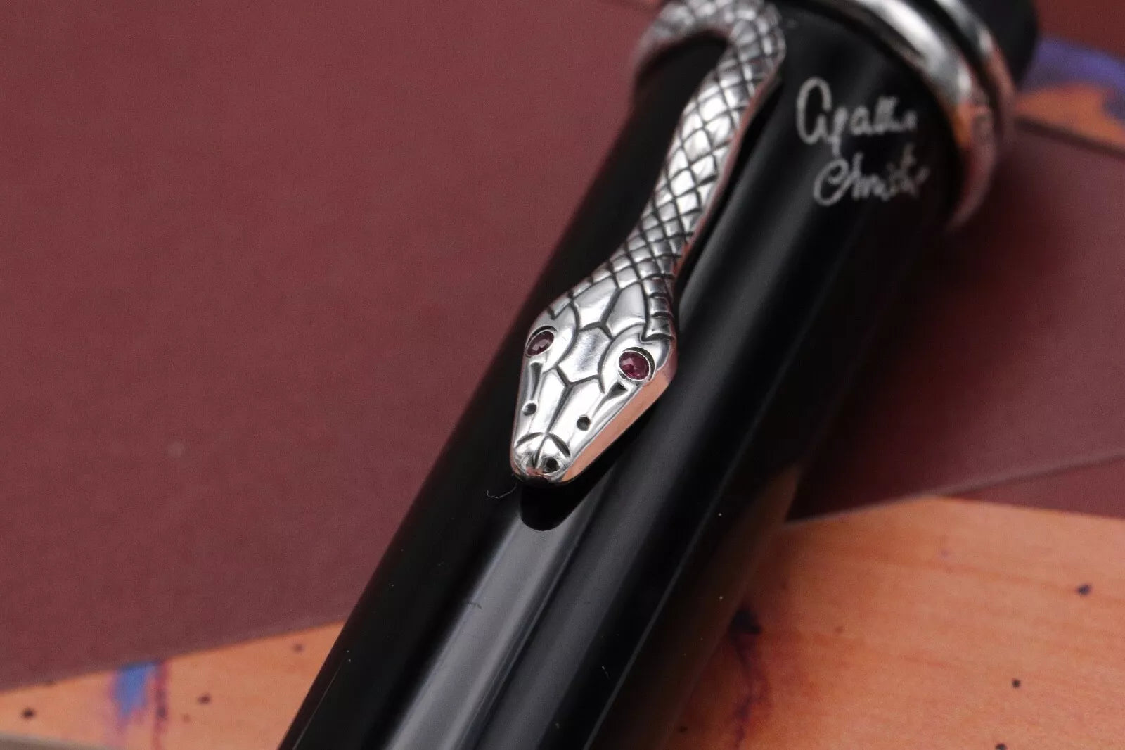 Montblanc Writers Edition Agatha Christie Fountain Pen - Fine Nib image 5