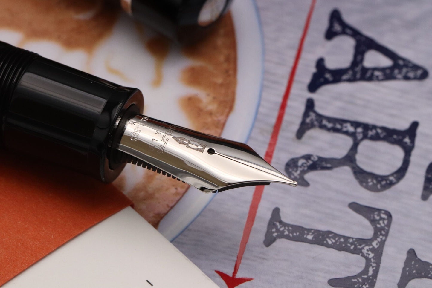 Delta DV Oversize Original Fountain Pen - 14k #8 Nib image 5