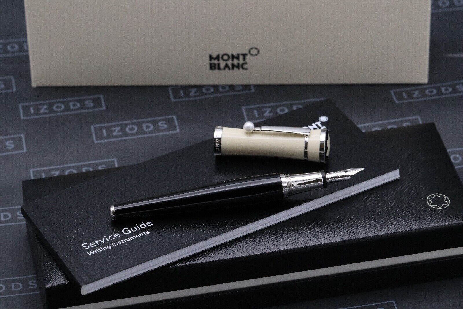 Montblanc Muses Greta Garbo Special Edition Fountain Pen image 1