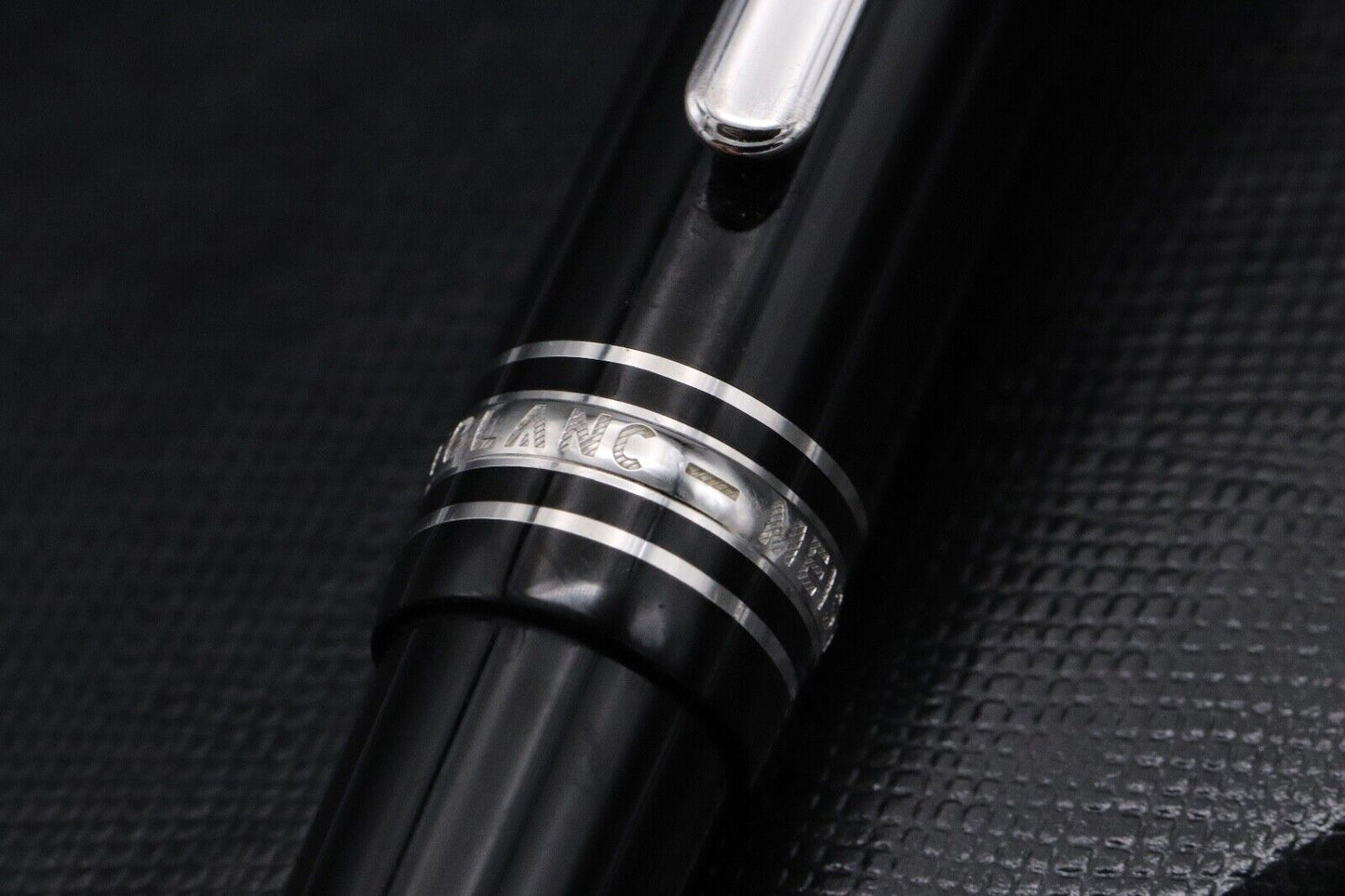 Montblanc Meisterstuck Midsize Platinum Coated Ballpoint Pen image 2