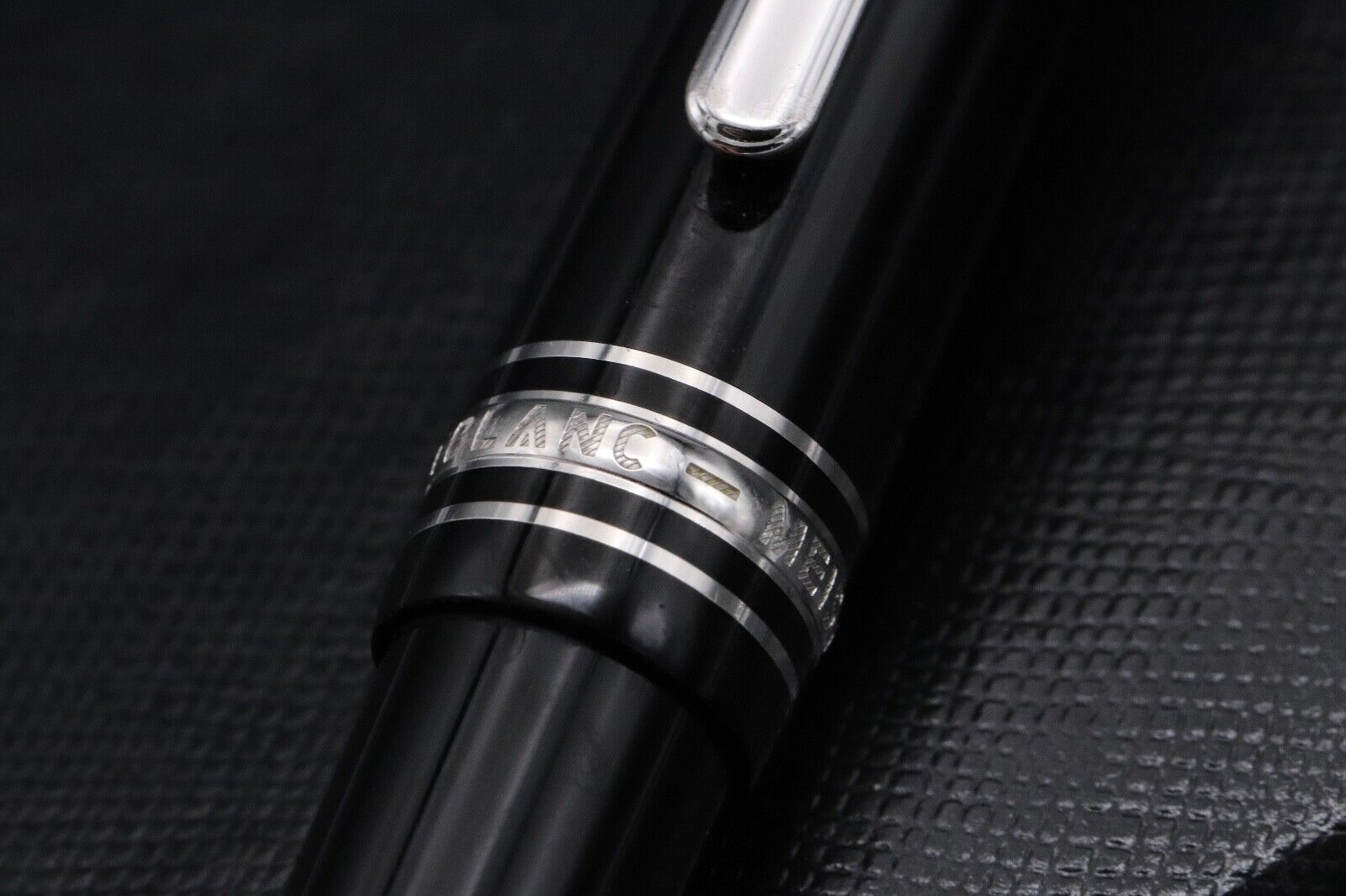 Montblanc Meisterstuck Midsize Platinum Coated Ballpoint Pen image 2