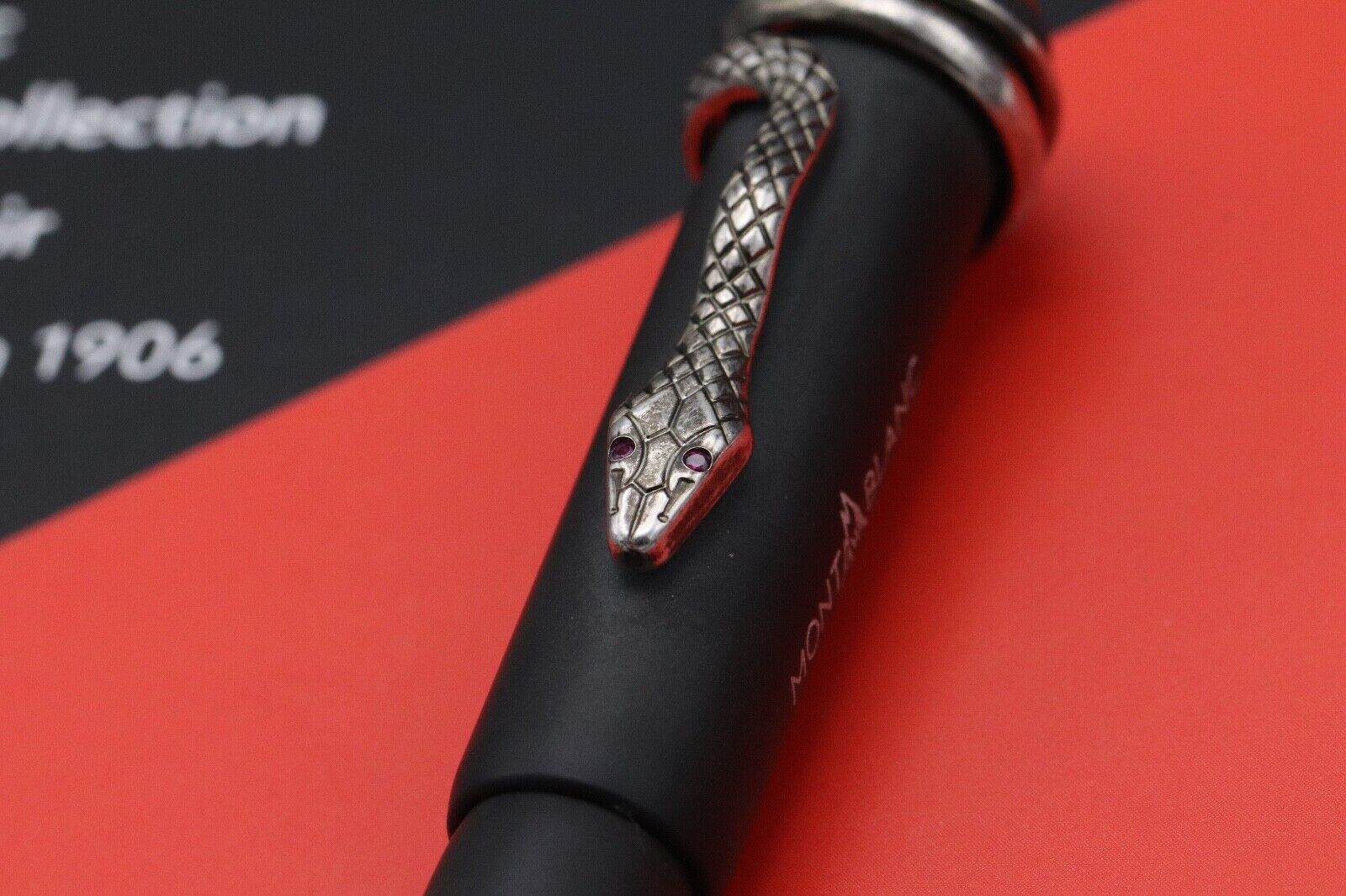 Montblanc Heritage Rouge et Noir Ebonite LE1906 Rollerball Pen - 0040 /1906 image 2