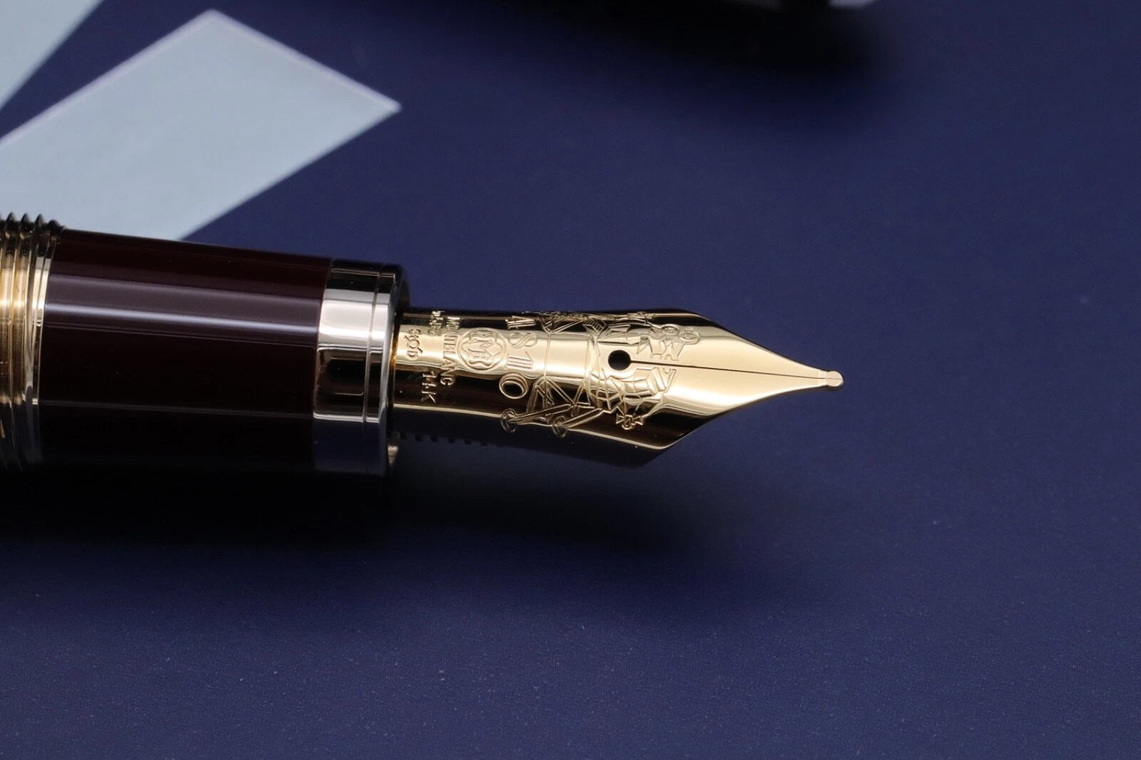 Montblanc Great Characters JFK Burgundy Fountain Pen - UNUSED image 7