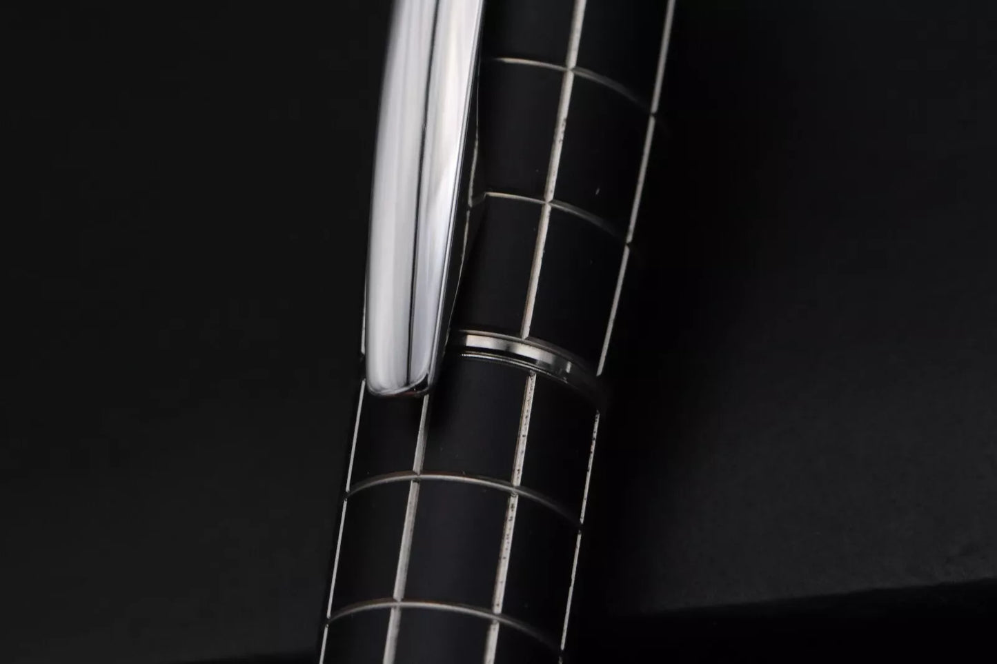 Montblanc Starwalker Rubber Platinum Fountain Pen image 5