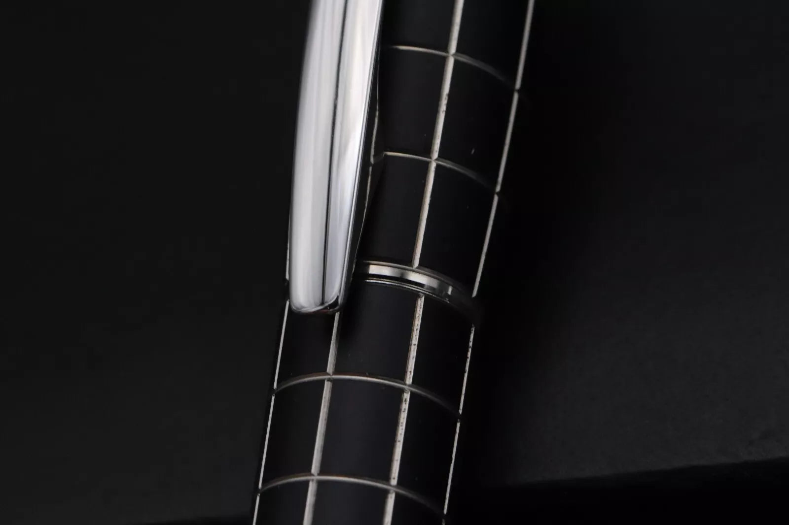 Montblanc Starwalker Rubber Platinum Fountain Pen image 5