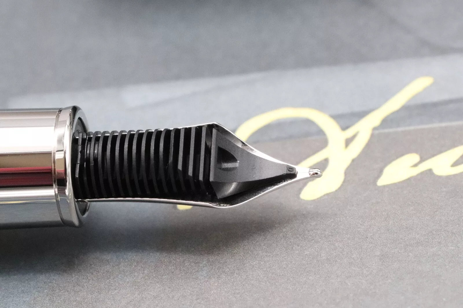 Montblanc Writers Edition Jane Austen Fountain Pen – DIPPED - Fine Nib image 3