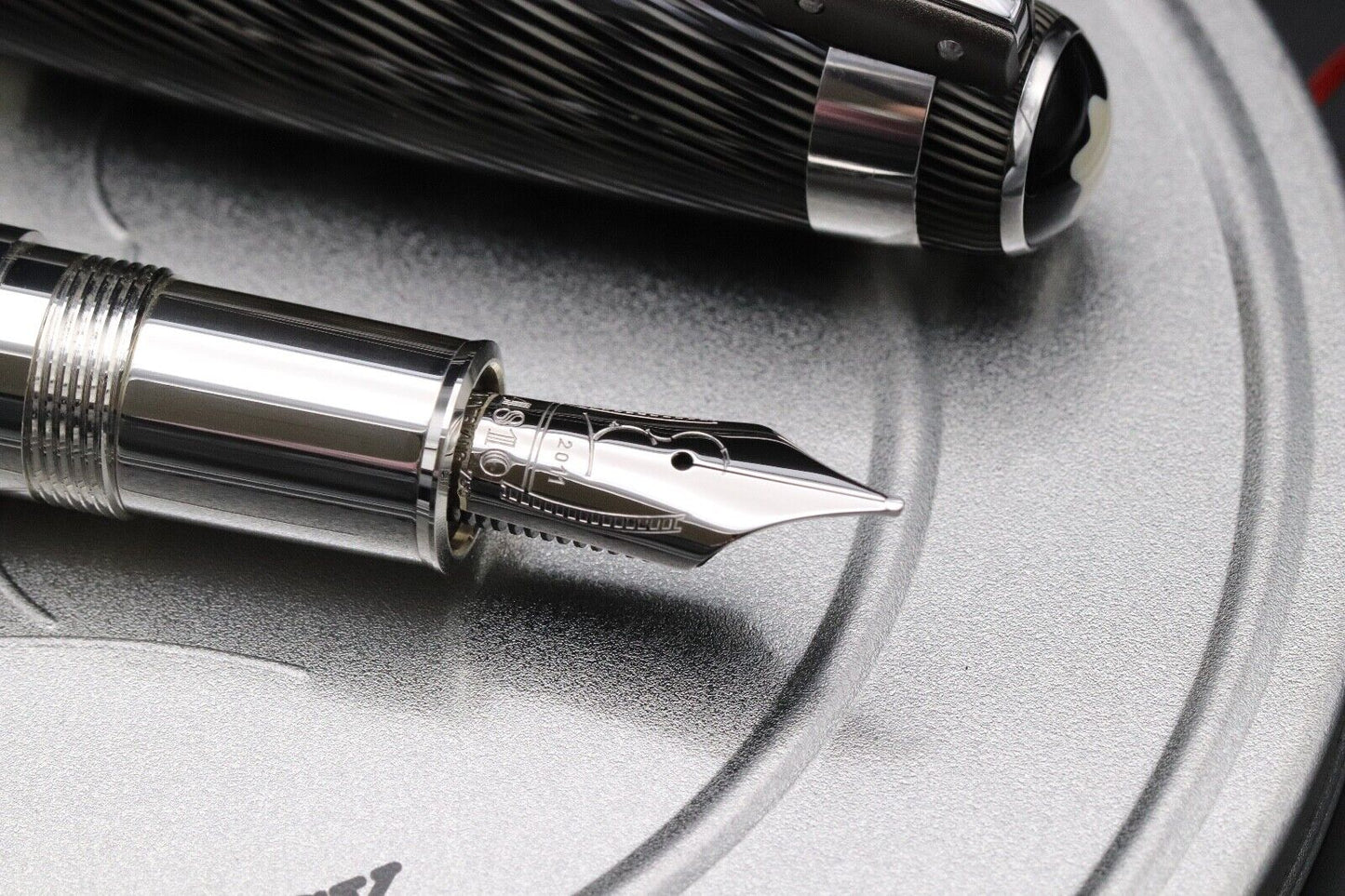 Montblanc Great Characters Alfred Hitchcock 3000 LE Fountain Pen - UNUSED image 2