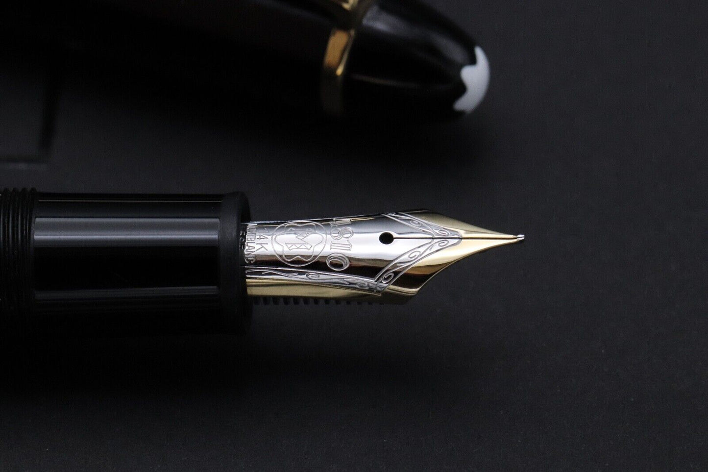 Montblanc Meisterstuck 147 Traveller Gold Line Fountain Pen with Pouch - EF Nib image 2