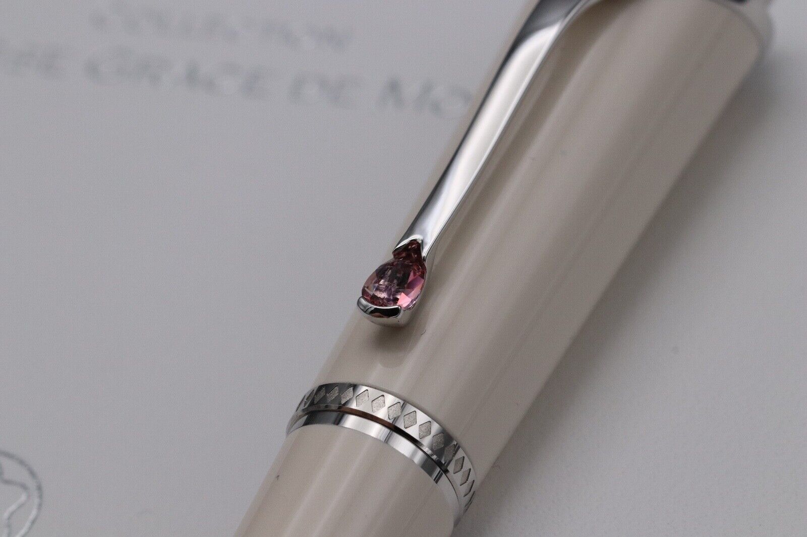 Montblanc Princesse Grace de Monaco Ivory-Resin Fountain Pen – IZODS