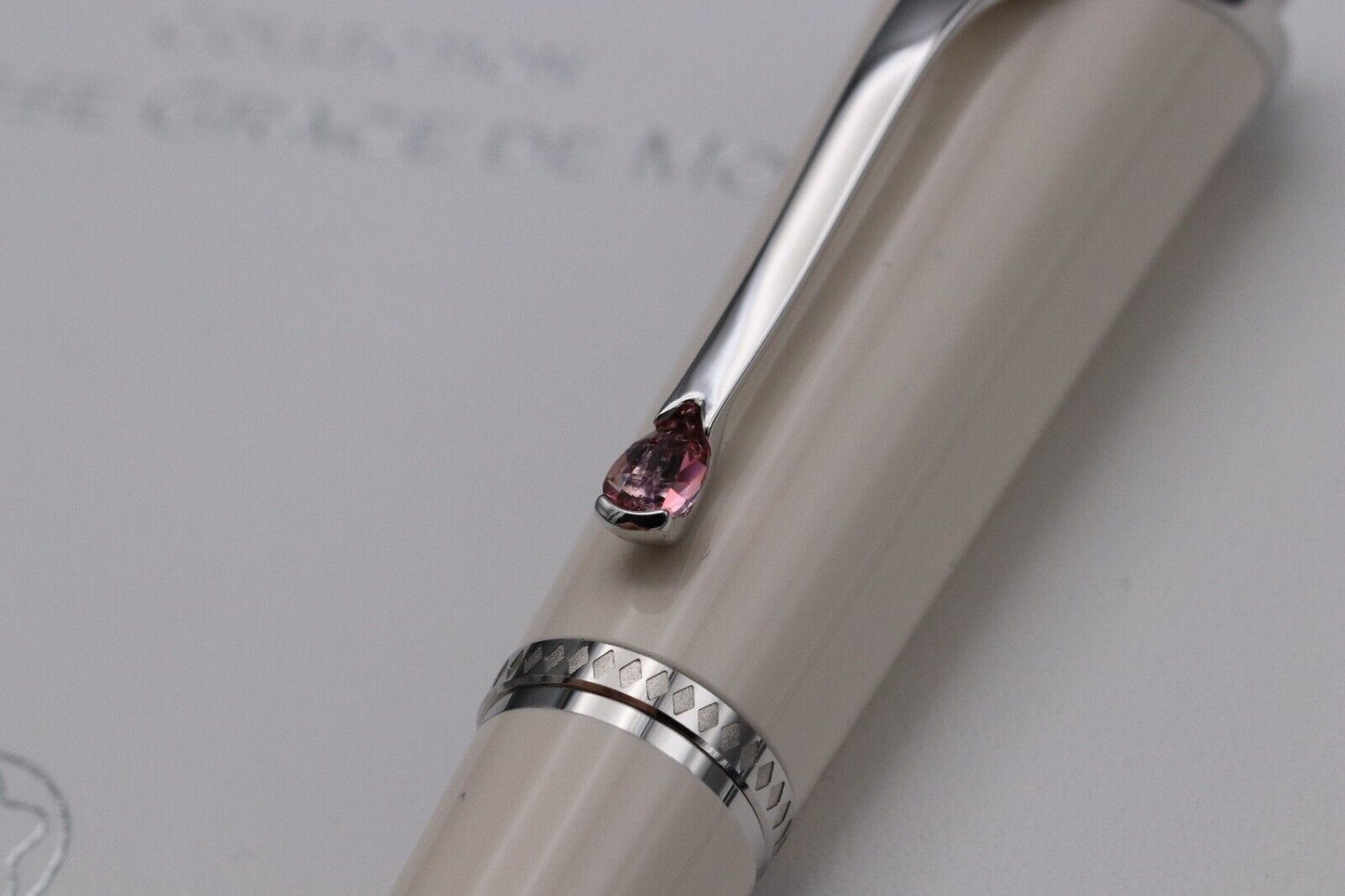 Montblanc Princesse Grace de Monaco Ivory-Resin Fountain Pen image 4