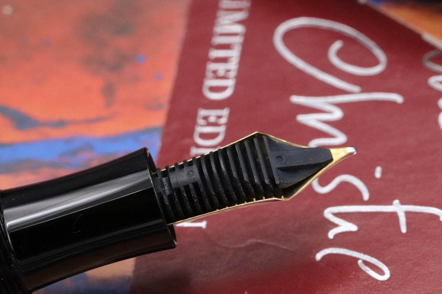 Montblanc Agatha Christie Press 'Emerald Eyes' Fountain Pen - UNUSED image 10