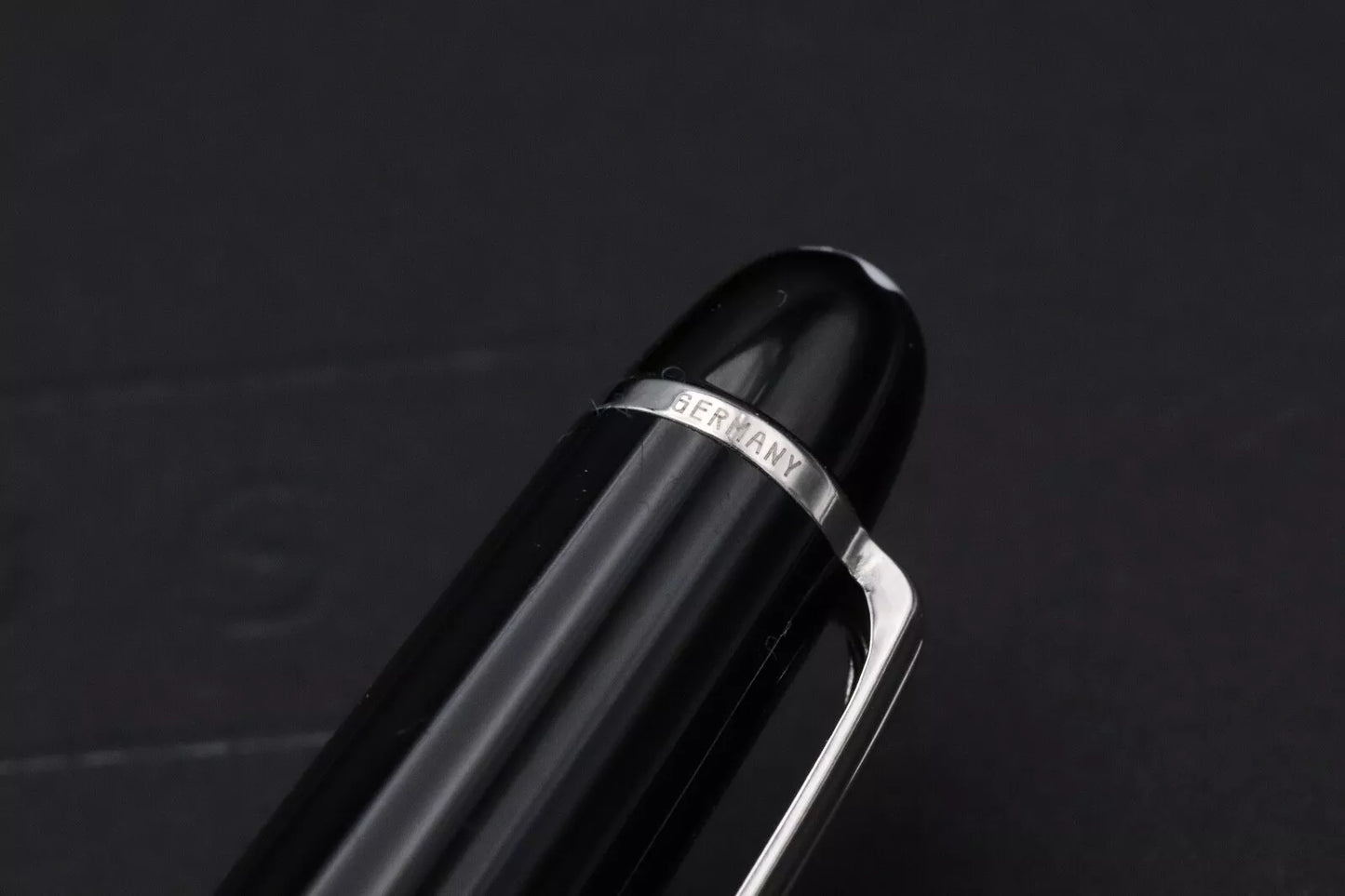 Montblanc Meisterstuck Classique Platinum-Coated Fountain Pen - Fine Sorowka Nib image 5