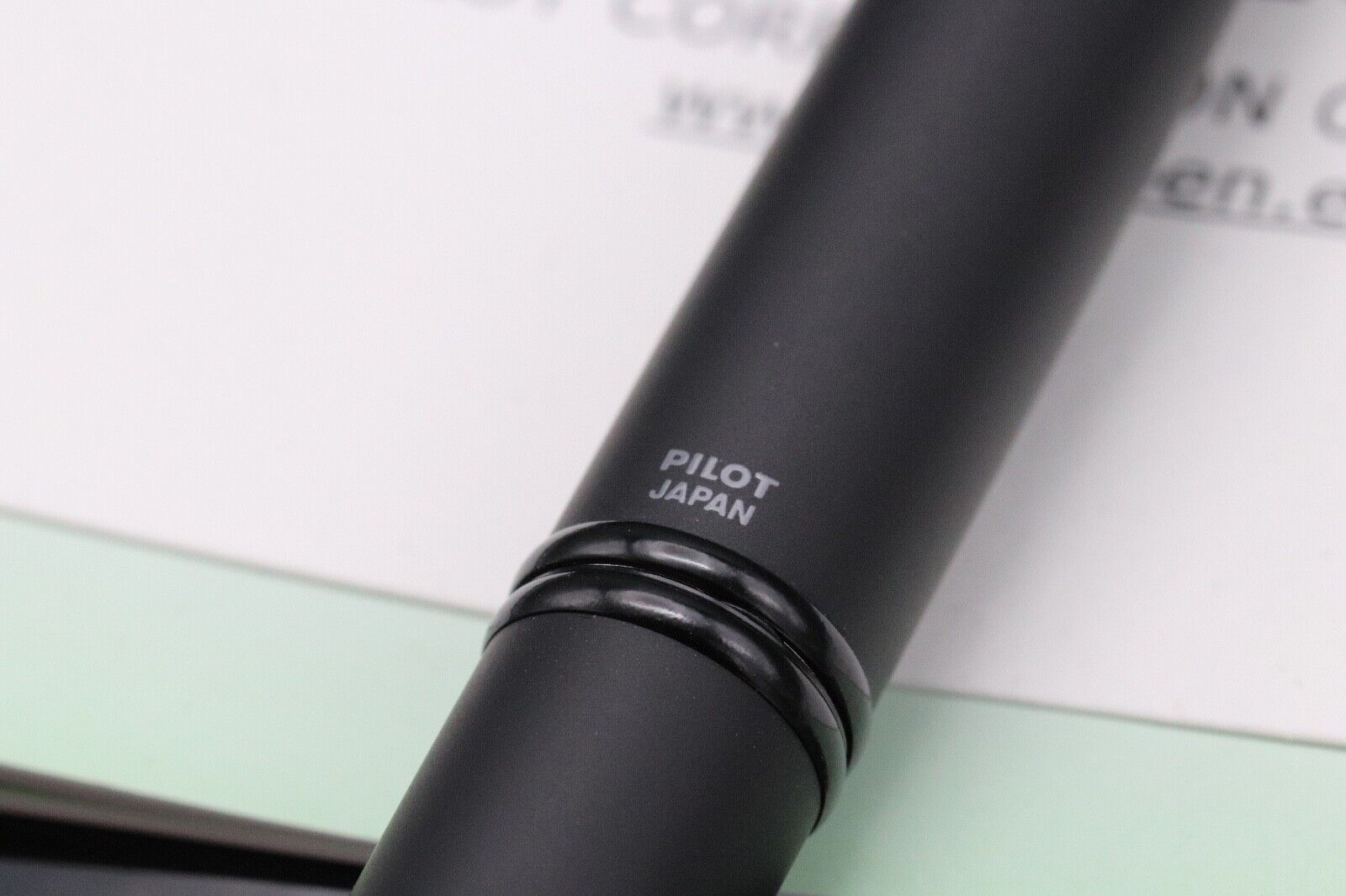 Pilot Capless Matte Black Fountain Pen - 18k Broad Nib image 4