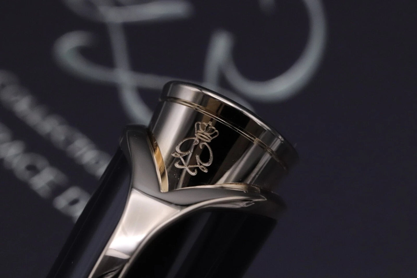 Montblanc Princesse Grace de Monaco Purple Fountain Pen - UNUSED image 10