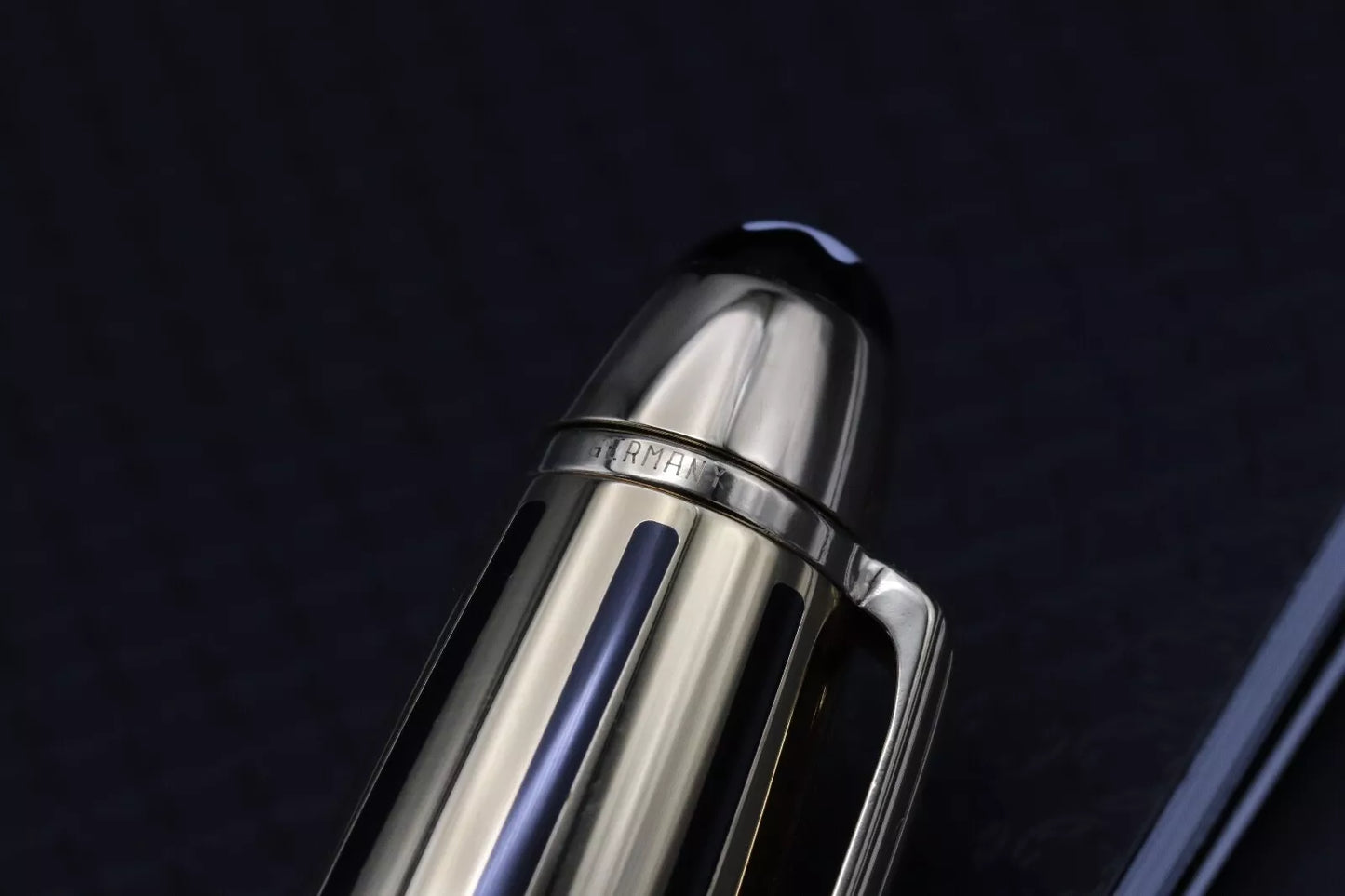 Montblanc Meisterstuck 146 LeGrand Black Gold Solitaire Fountain Pen - UNUSED image 6