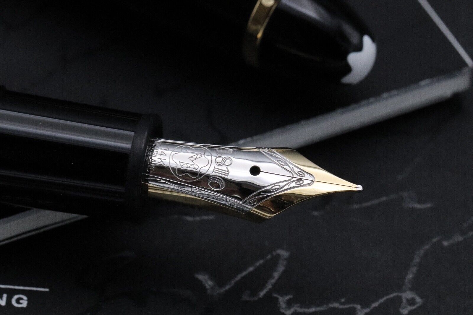 Montblanc Meisterstuck 147 Traveller Gold Coated Fountain Pen inc Pouch image 2