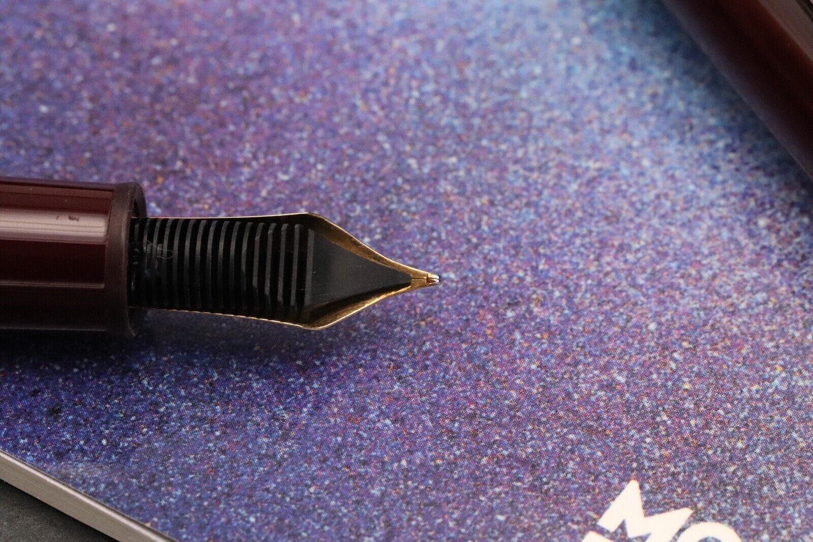Montblanc Meisterstuck 147 Traveller Bordeaux Fountain Pen image 3