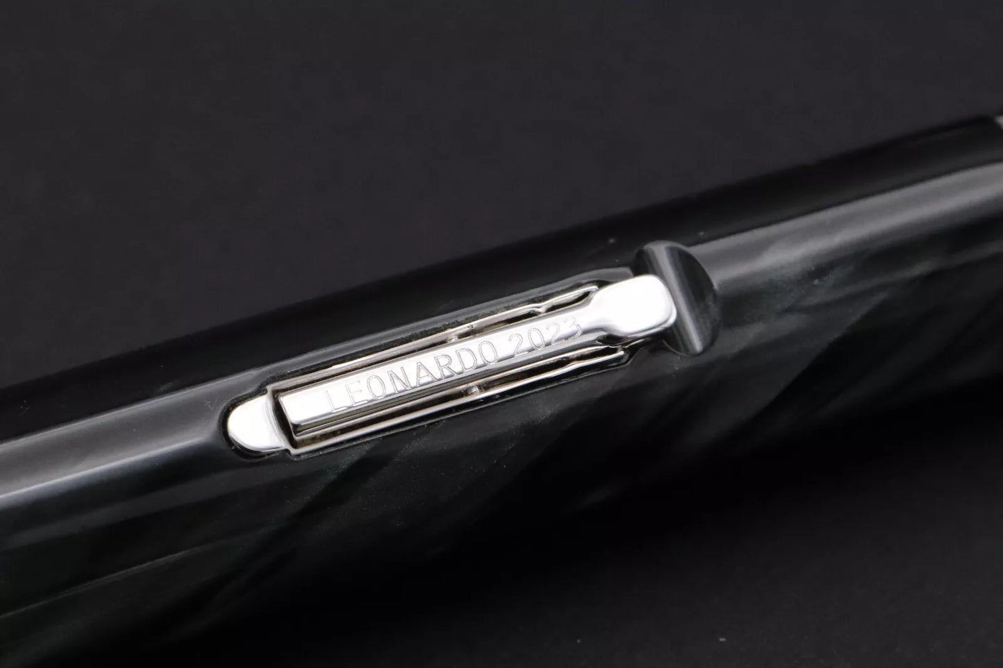 Leonardo Gioiellino Lever Filler Pearl Grey Celluloid Fountain Pen – Broad Nib image 5