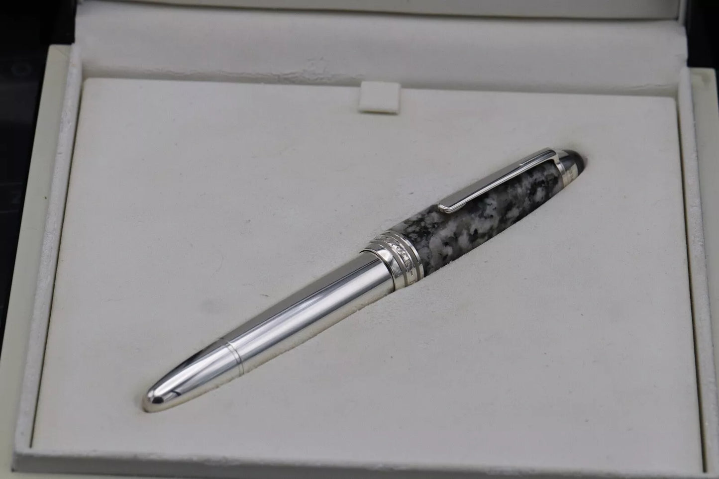 Montblanc Meisterstuck LeGrand Soulmakers Granite LE Fountain Pen - NEVER INKED image 11