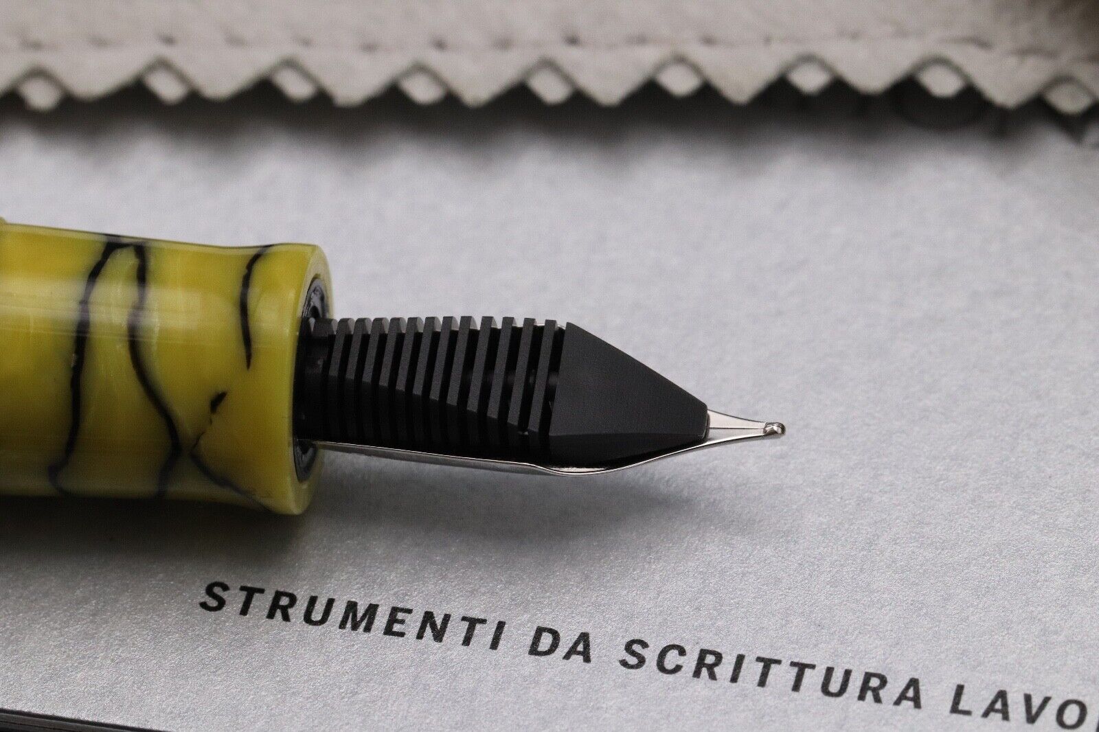 Leonardo Pompeii Celluloid LE7 Fountain Pen - #6 La Fenice Nib image 4