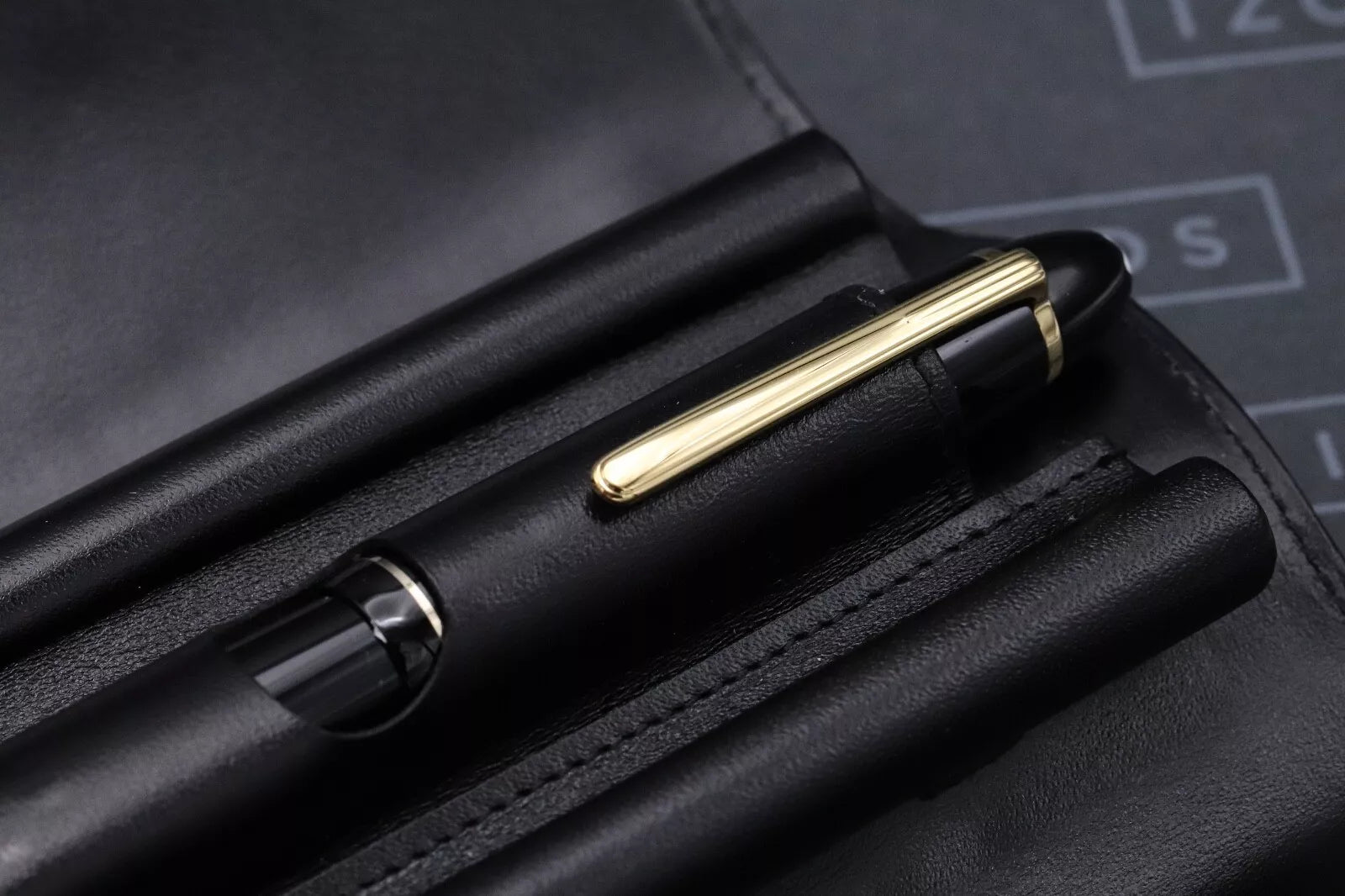 Montblanc Meisterstuck 147 Traveller Gold Coated Fountain Pen with Pouch image 8