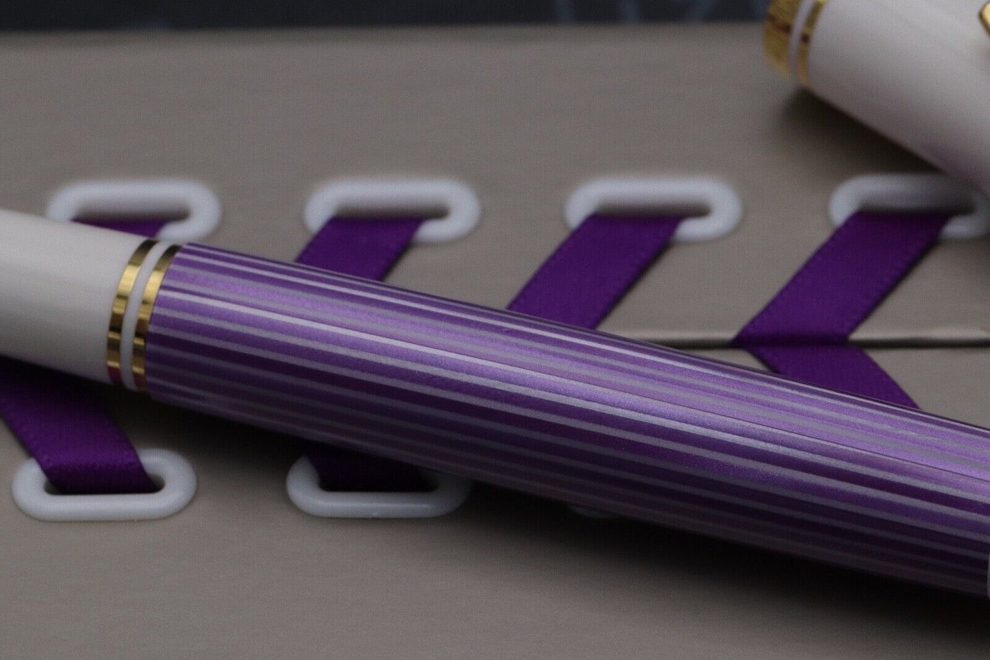 Pelikan Souveran M600 Violet White Special Edition Fountain Pen - Fine Nib image 3
