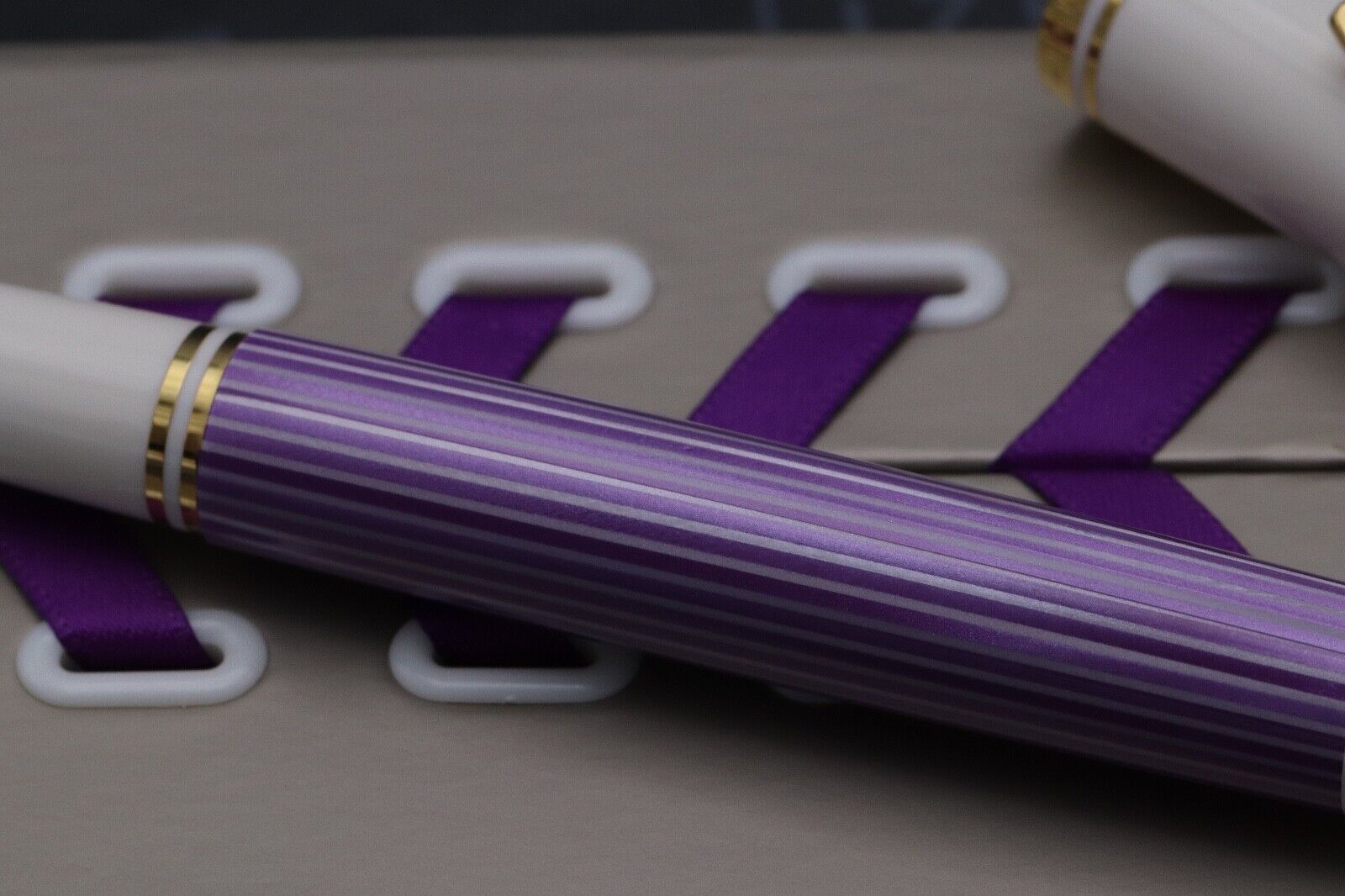 Pelikan Souveran M600 Violet White Special Edition Fountain Pen - Fine Nib image 3