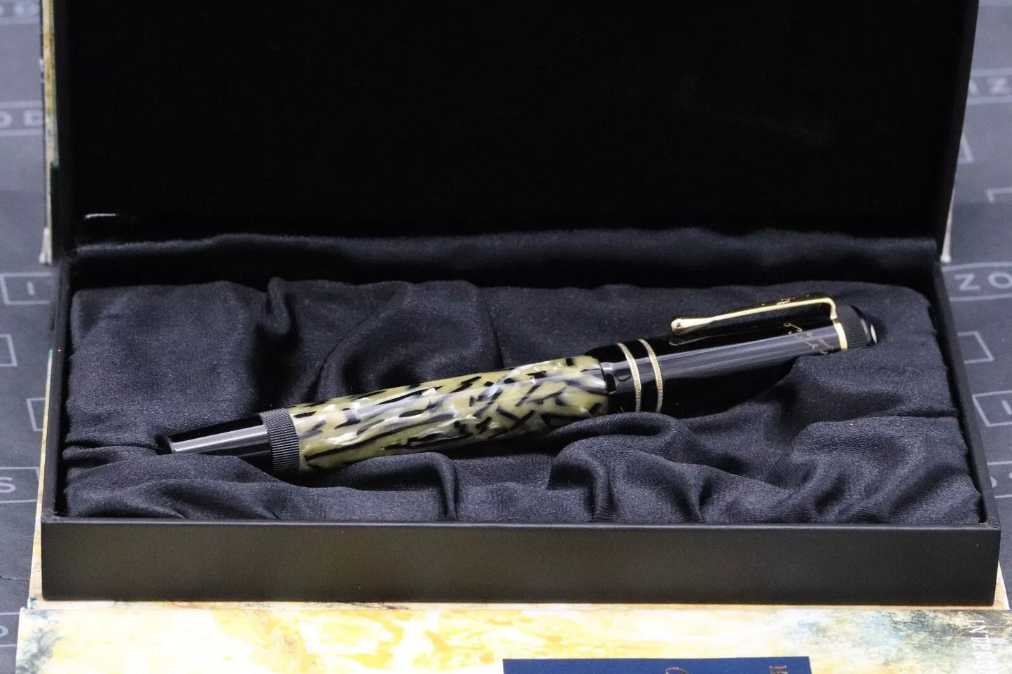 Montblanc Writers Edition Oscar Wilde Fountain Pen image 6