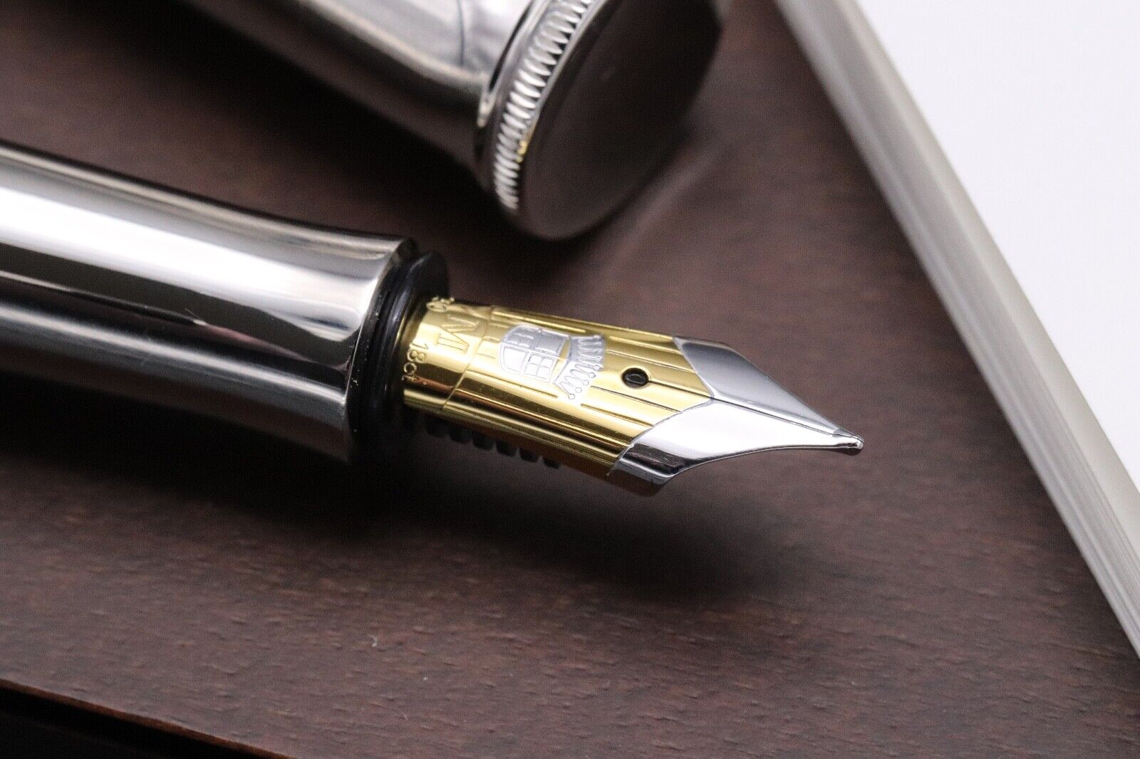 Graf von Faber-Castell Classic Pernambuco Fountain Pen image 2