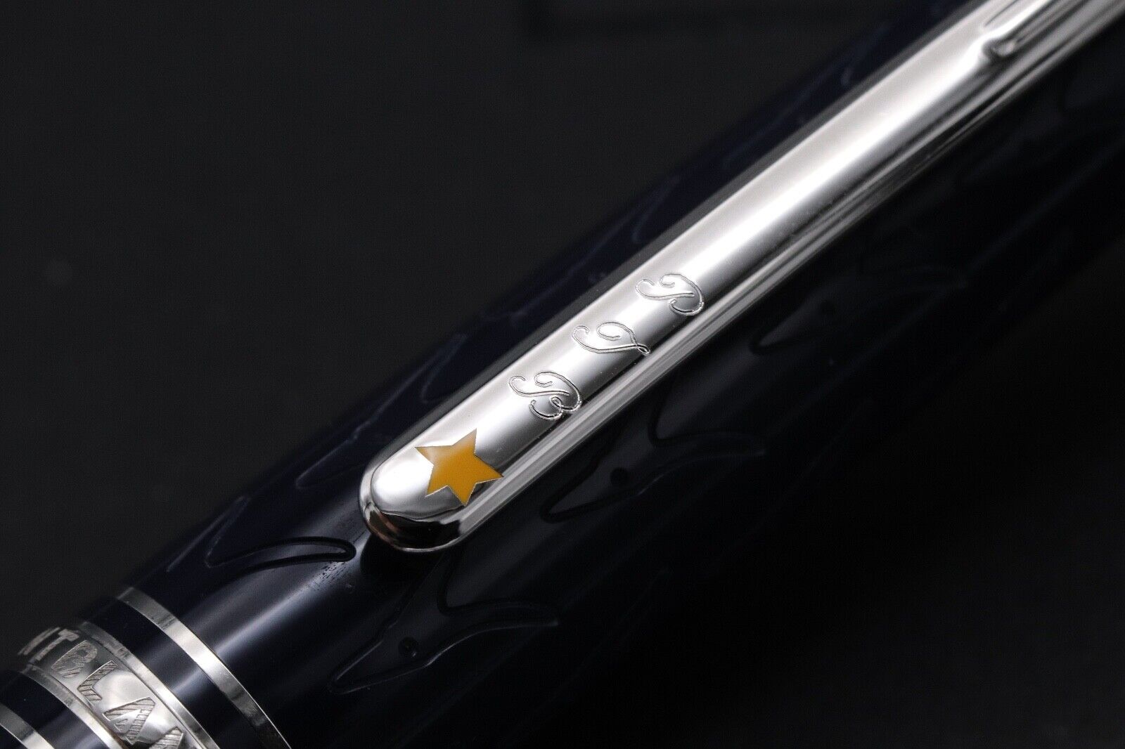 Montblanc Meisterstuck 145 Classique Le Petit Prince Fountain Pen image 4