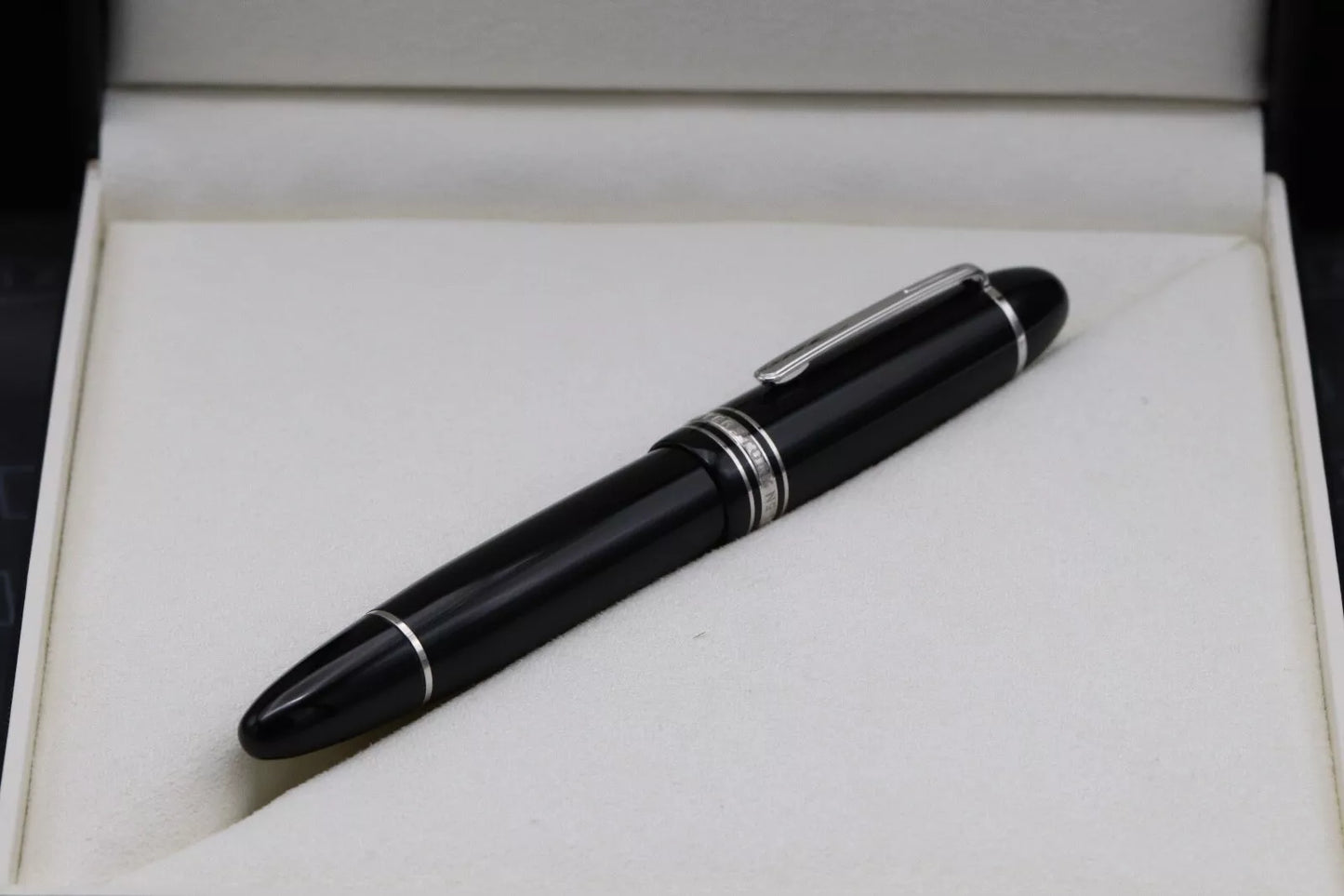 Montblanc Meisterstuck 149 Platinum Coated Fountain Pen image 7
