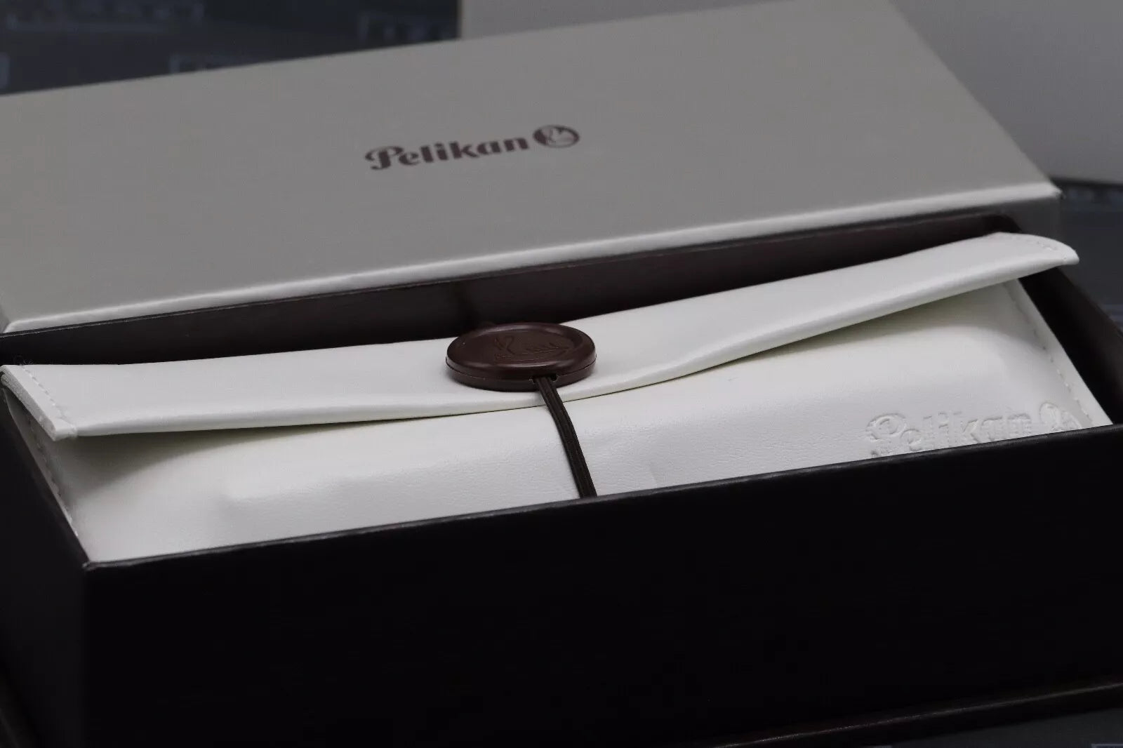 Pelikan Souveran M800 Grand Place Special Edition Fountain Pen - UNUSED - EF image 7