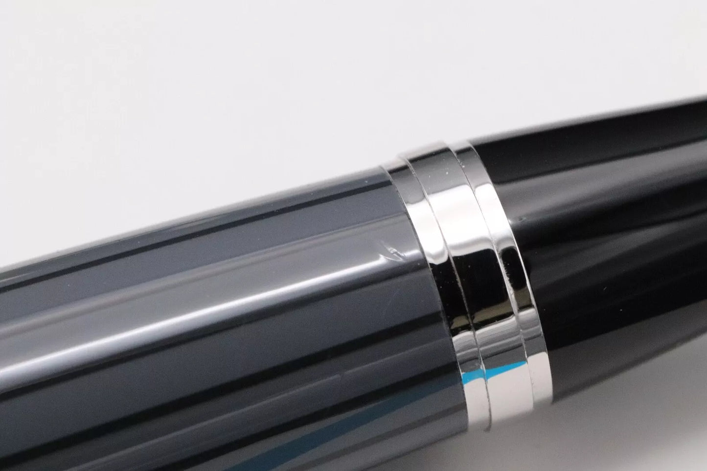 Montblanc Writers Edition Honore de Balzac Fountain Pen - EF Nib image 8