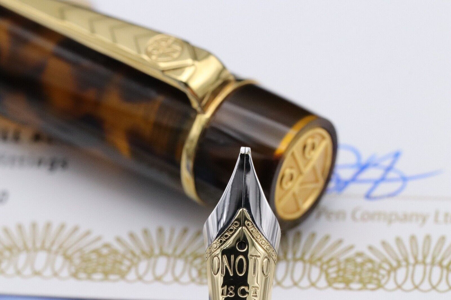 Onoto Magna Classic Tortoiseshell Fountain Pen - 18k Nib image 3