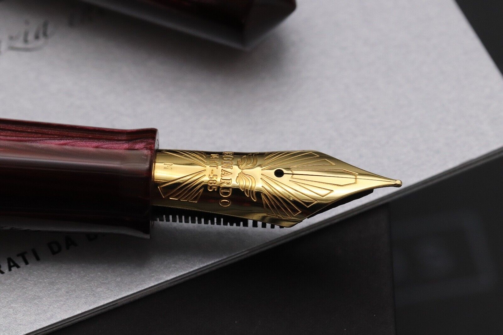 Leonardo MZ Grande Rubino Celluloid Fountain Pen - Medium #8 La Fenice Nib image 2