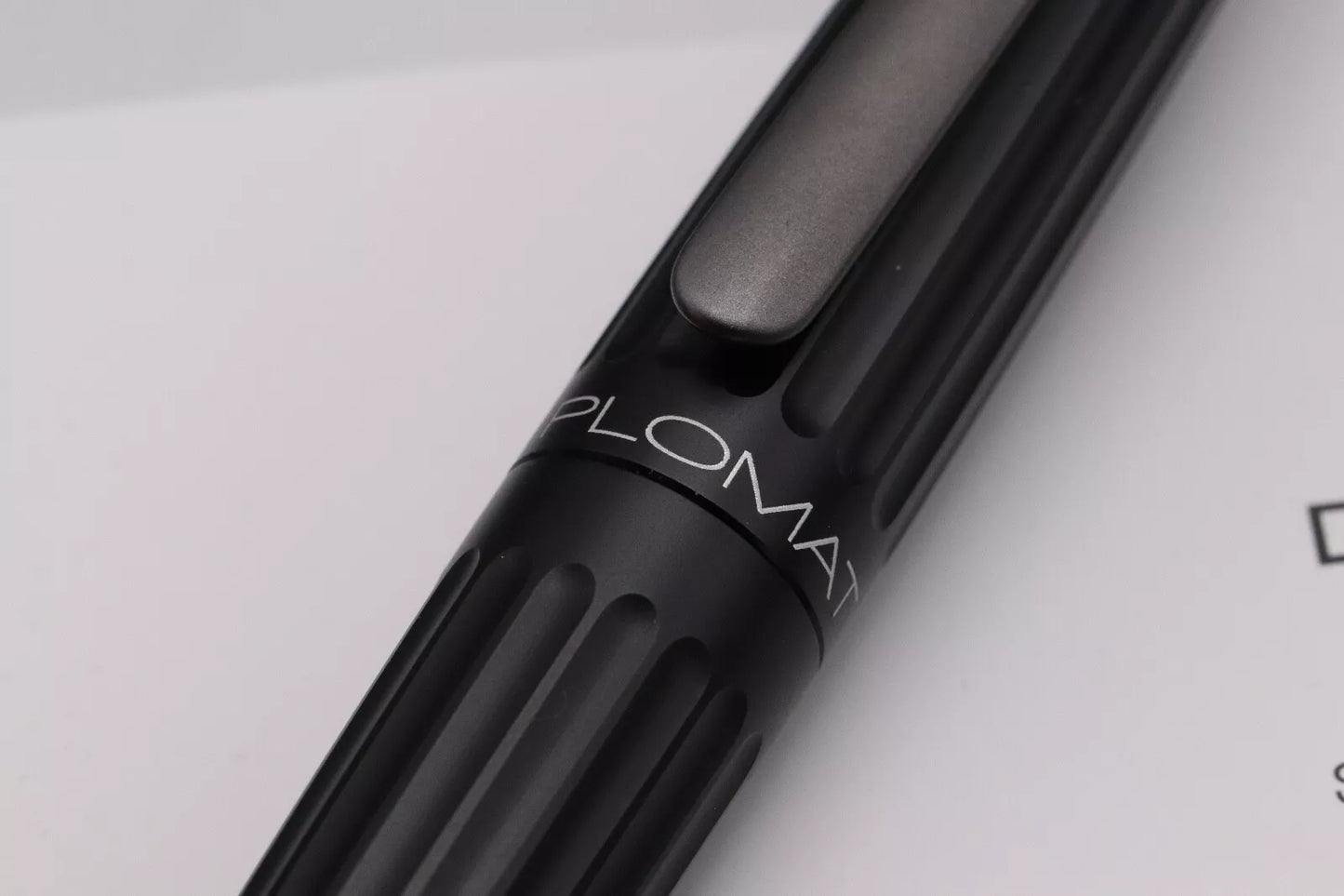 Diplomat Aero Black Fountain Pen - 14k Medium Nib image 5