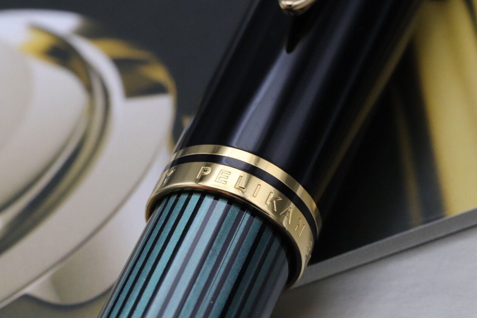 Pelikan Souveran M1000 Green Black Fountain Pen image 4
