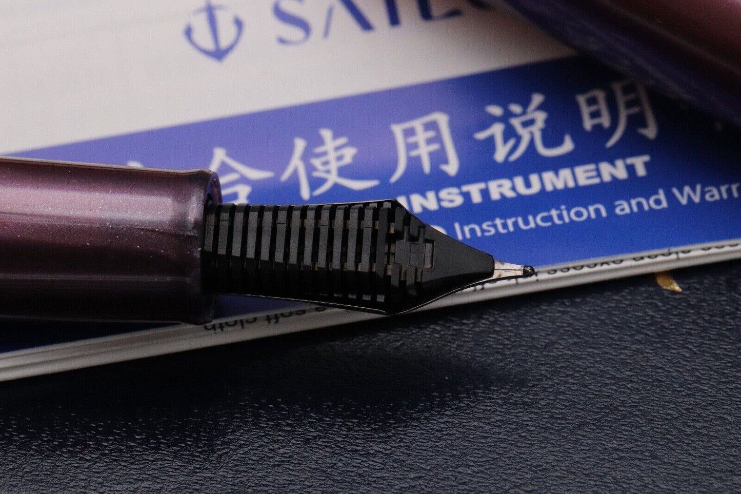 Sailor 1911L Ringless Simply Red Fountain Pen - Medium Nib image 3