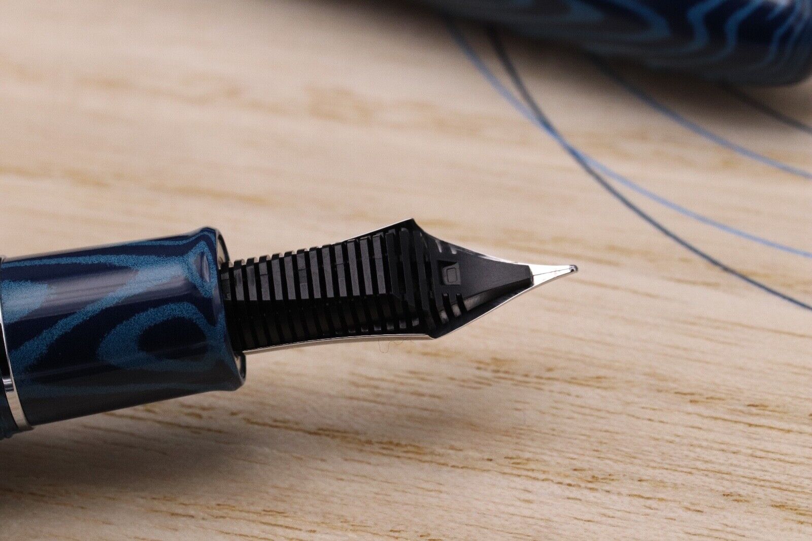 Sailor King of Pen Blue Ripple Ebonite LE88 Fountain Pen - DIPPED image 4