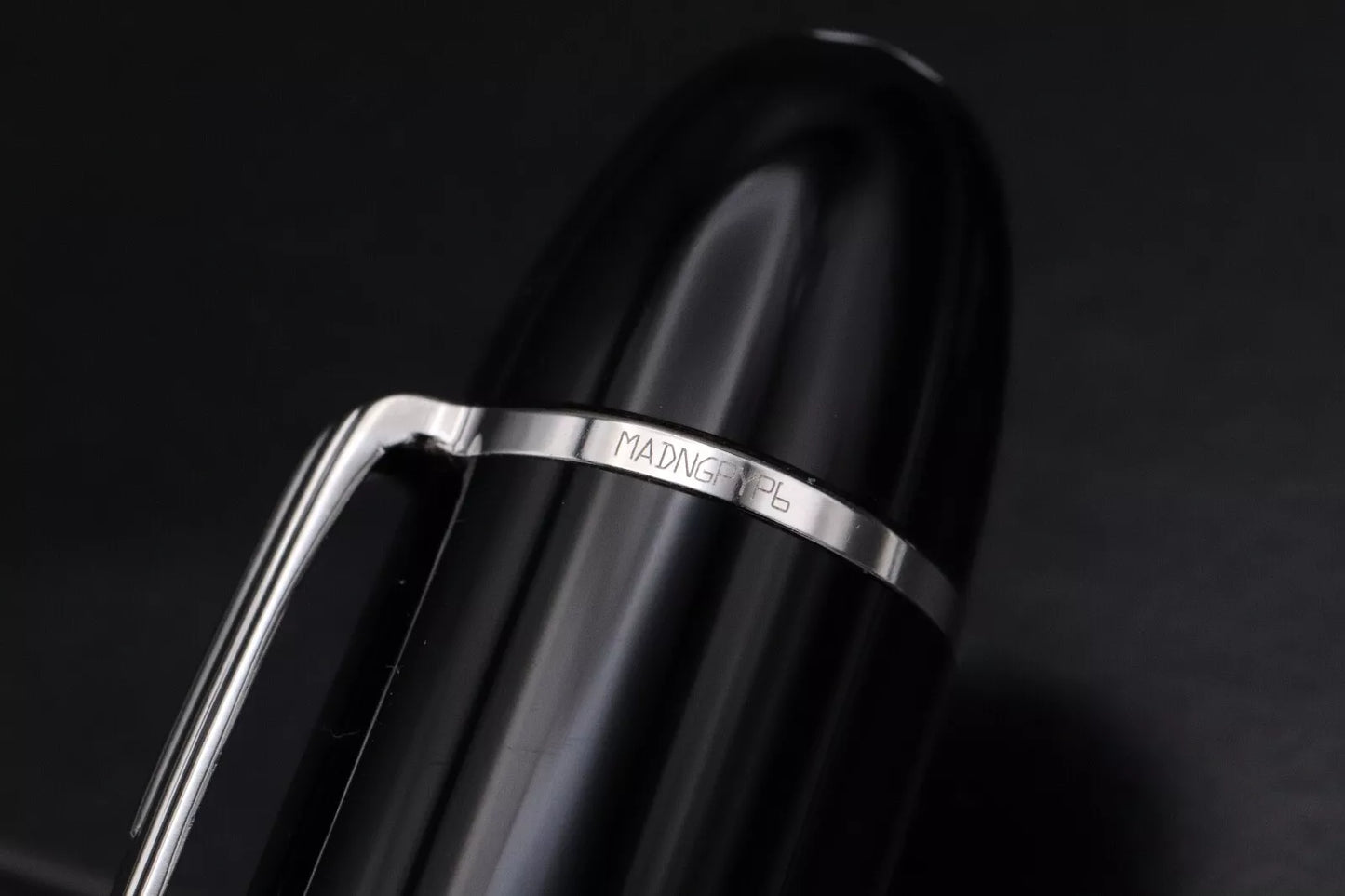 Montblanc Meisterstuck 149 Platinum-Coated Fountain Pen - Fine Nib image 5