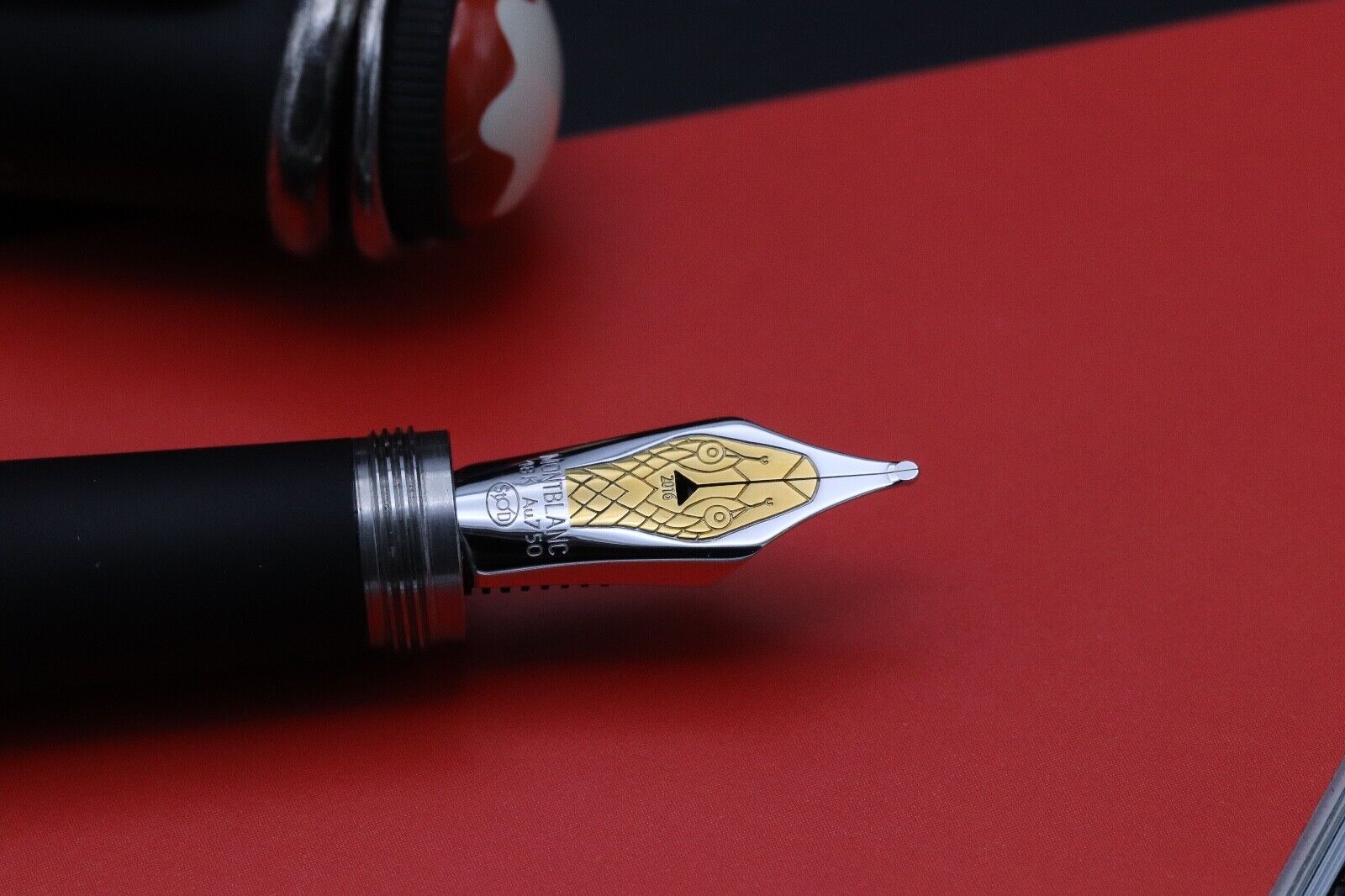 Montblanc Heritage Rouge et Noir Ebonite LE1906 Fountain Pen - UNUSED image 2