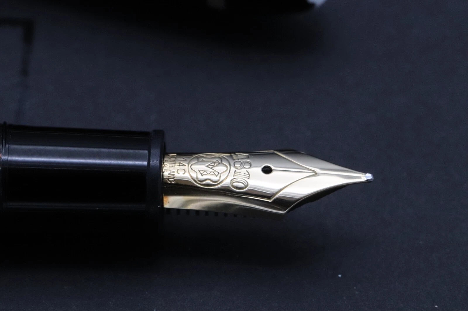 Montblanc Meisterstuck 146 LeGrand Gold Coated Fountain Pen - OB Monotone Nib image 5