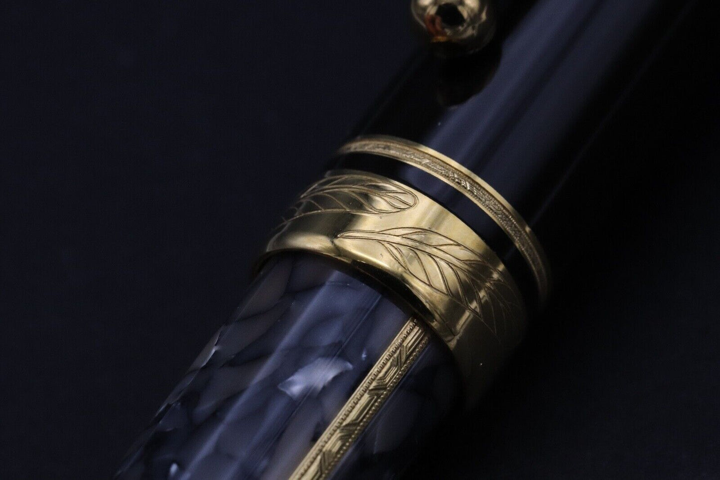 Montblanc Alexandre Dumas (Father) Writers Limited Edition Ballpoint Pen image 2