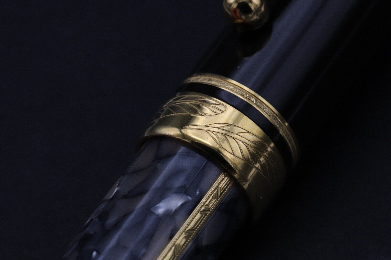 Montblanc Alexandre Dumas (Father) Writers Limited Edition Ballpoint Pen image 2
